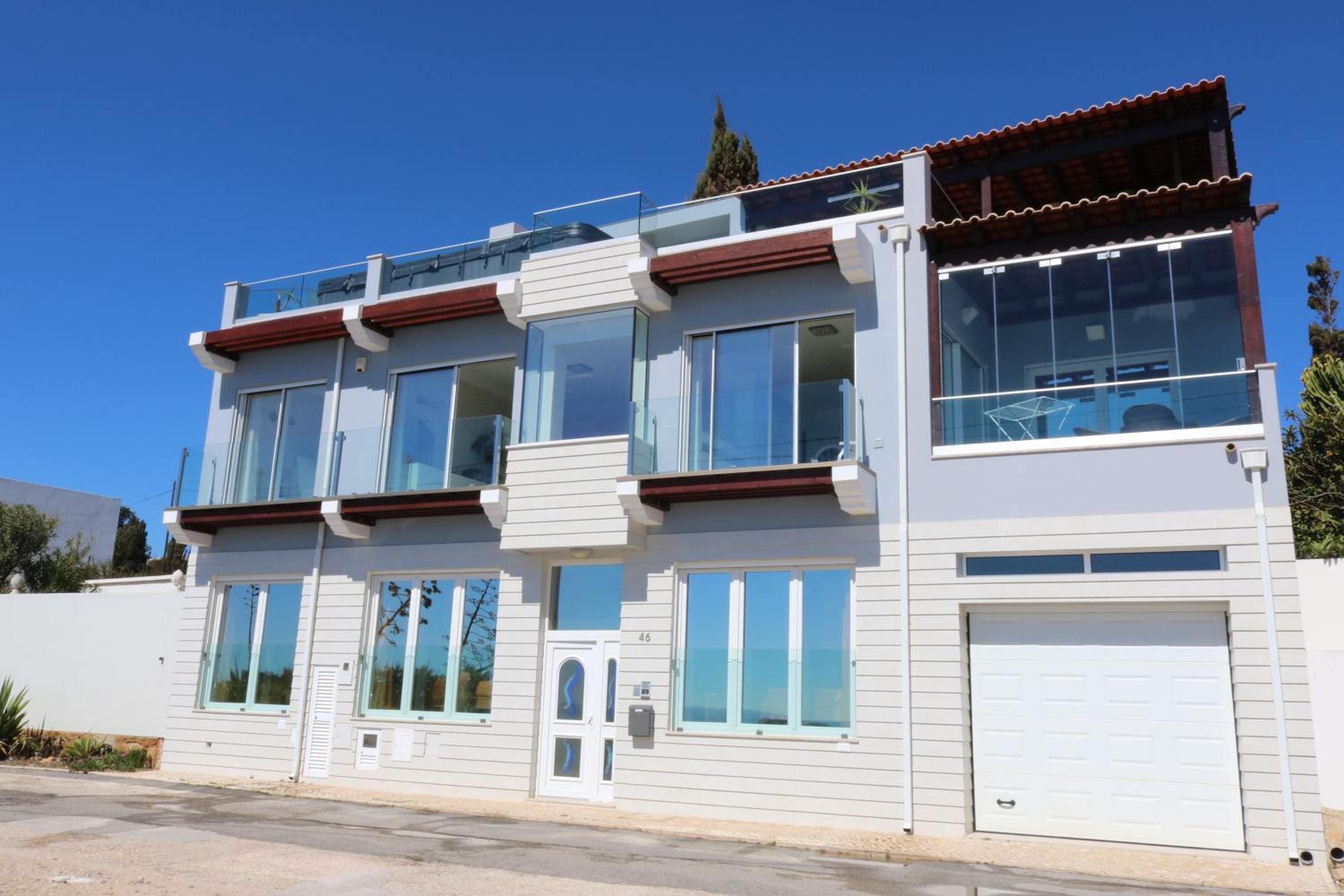 Hotel Casa do Mar - Image 1