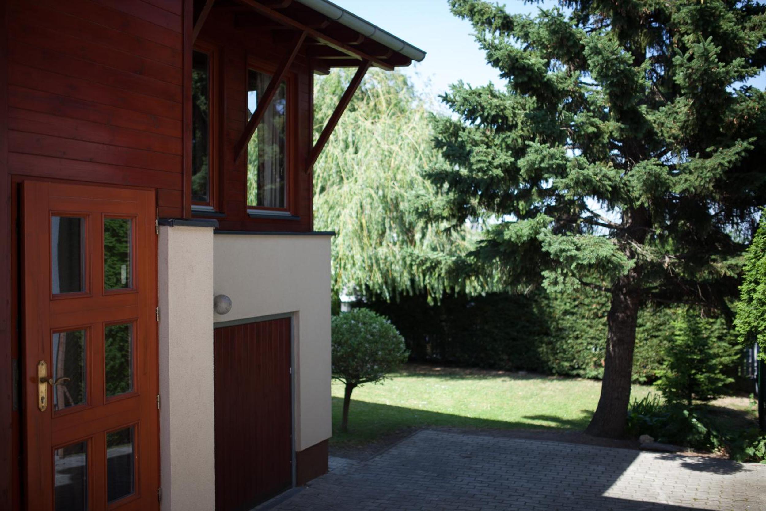 Photo 8