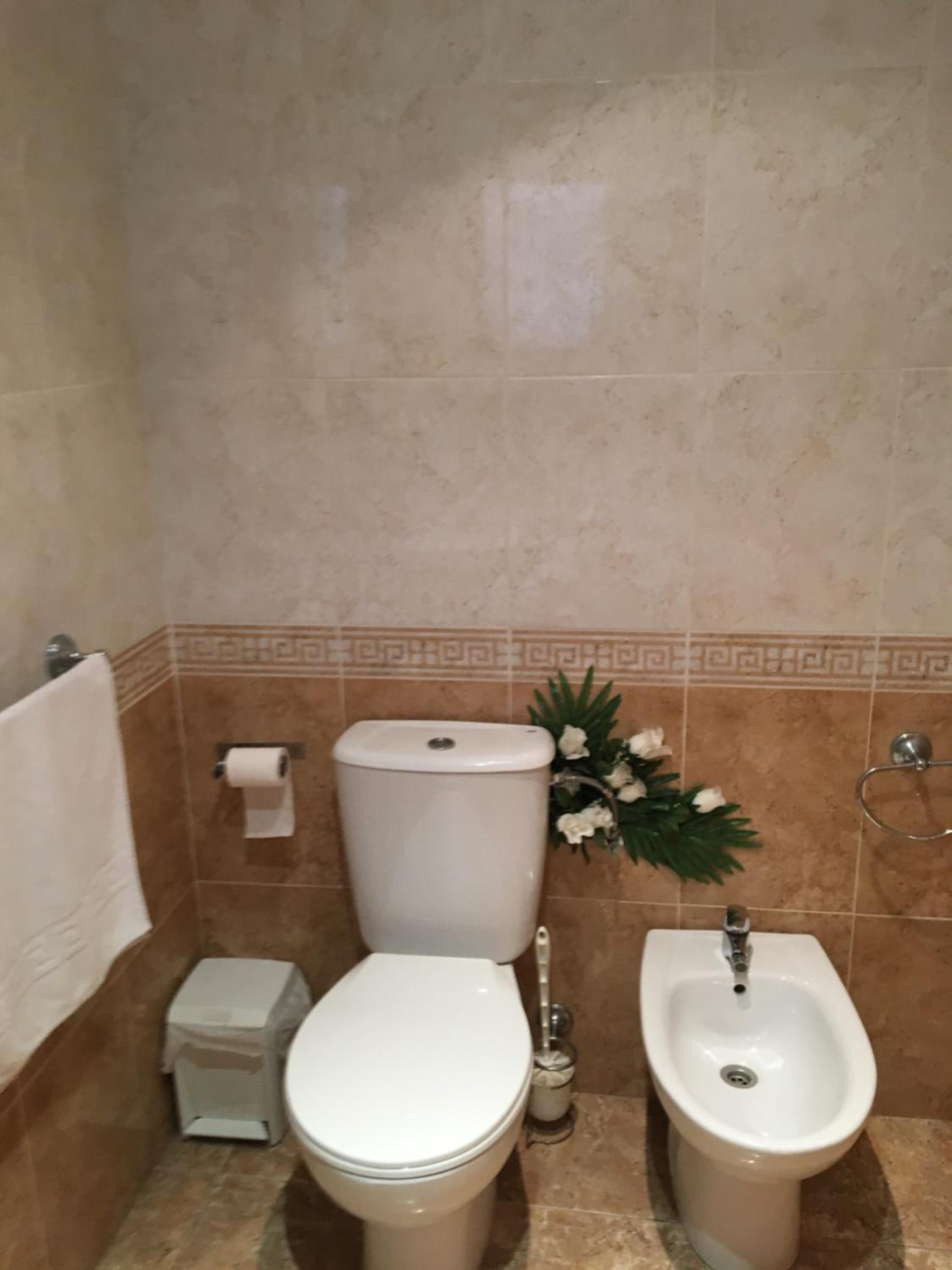 Playamarina I en Cabo Roig — bathroom