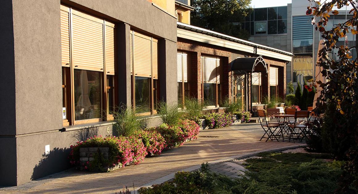 outdoor BBQ area