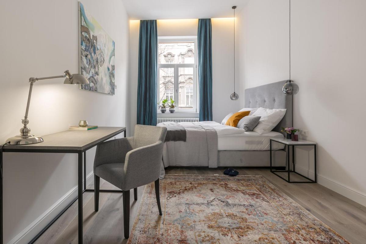 Montevideo Deluxe Apartments view 3