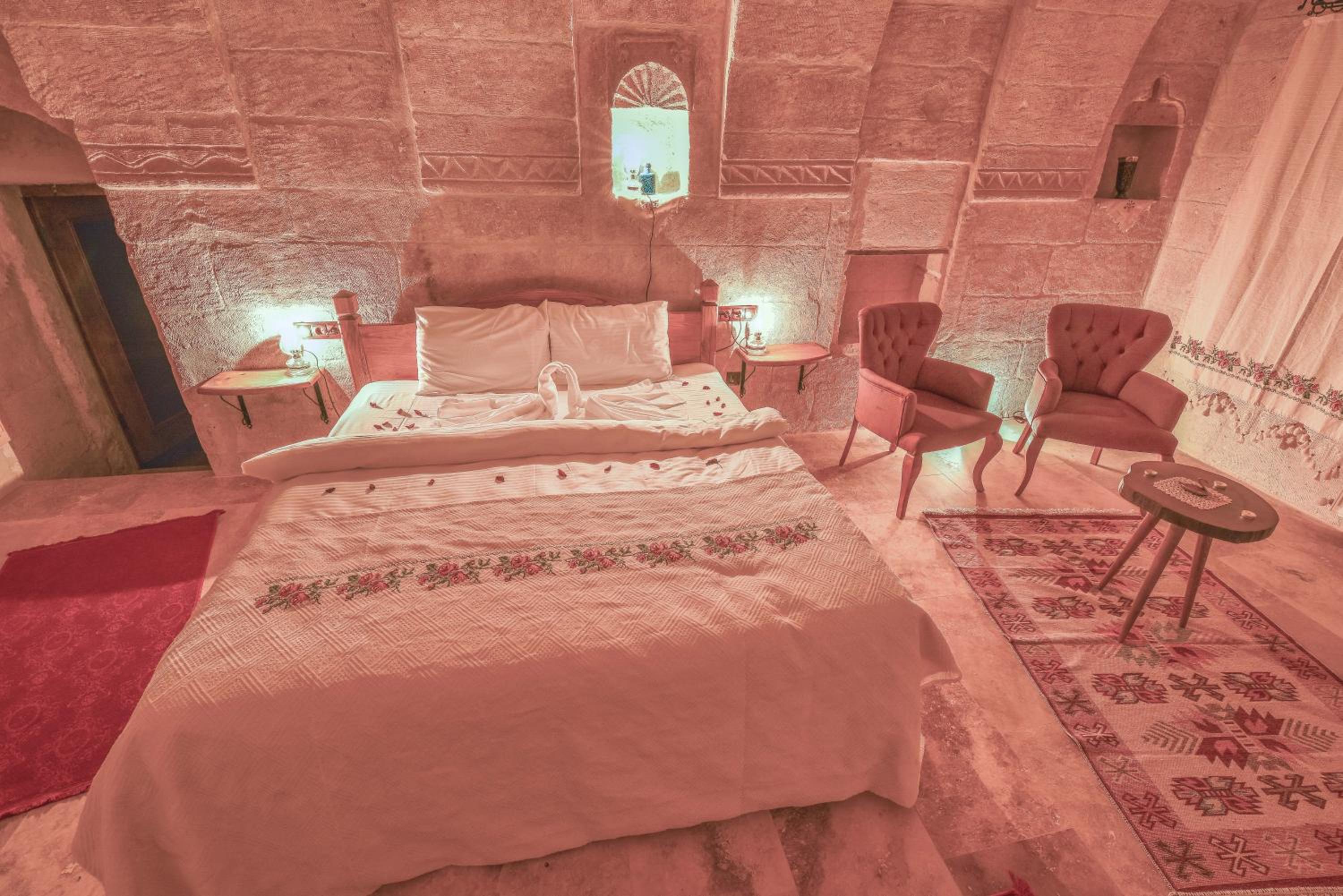 Mosaic Cave Hotel - Image 19