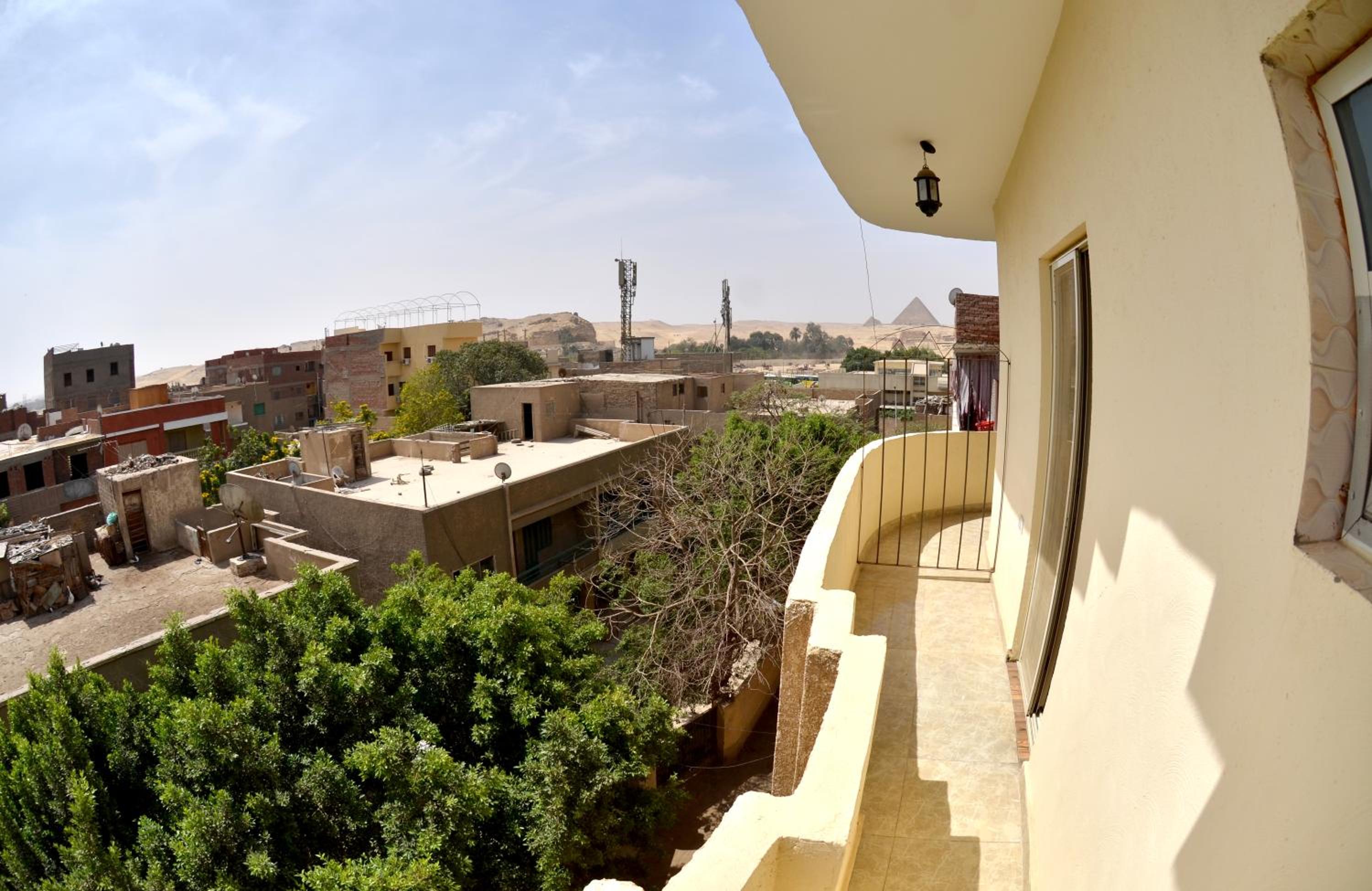 Royal Pyramids Inn