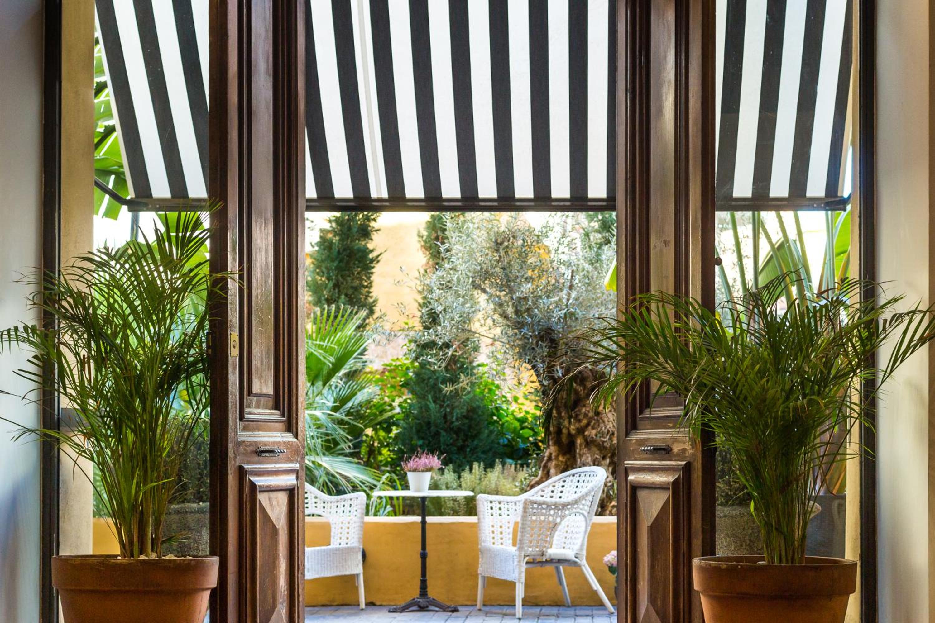 Palacio de Rojas by Moontels