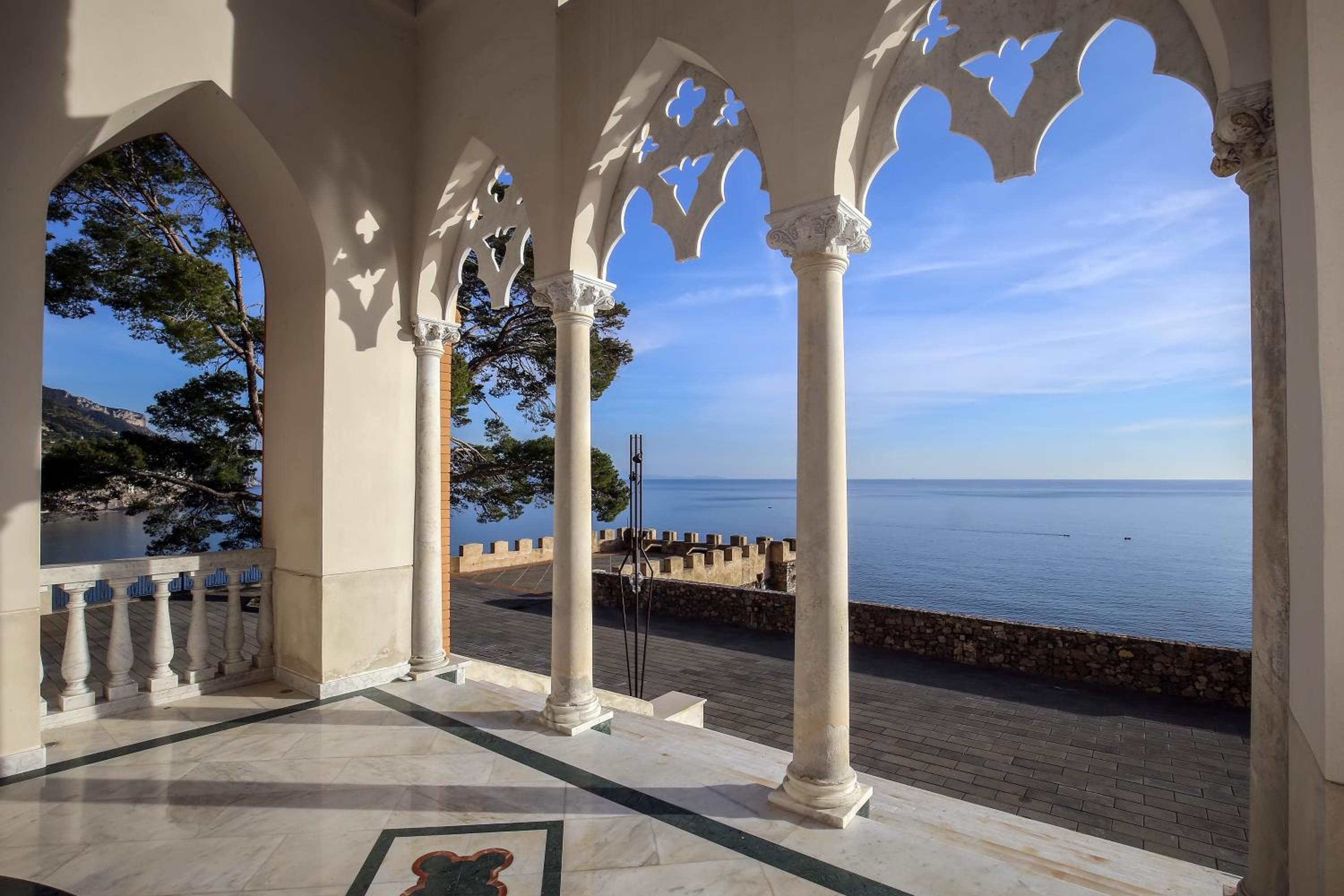 Starhost - CASTLE MEZZACAPO seaview terrace, garden and parking view 3