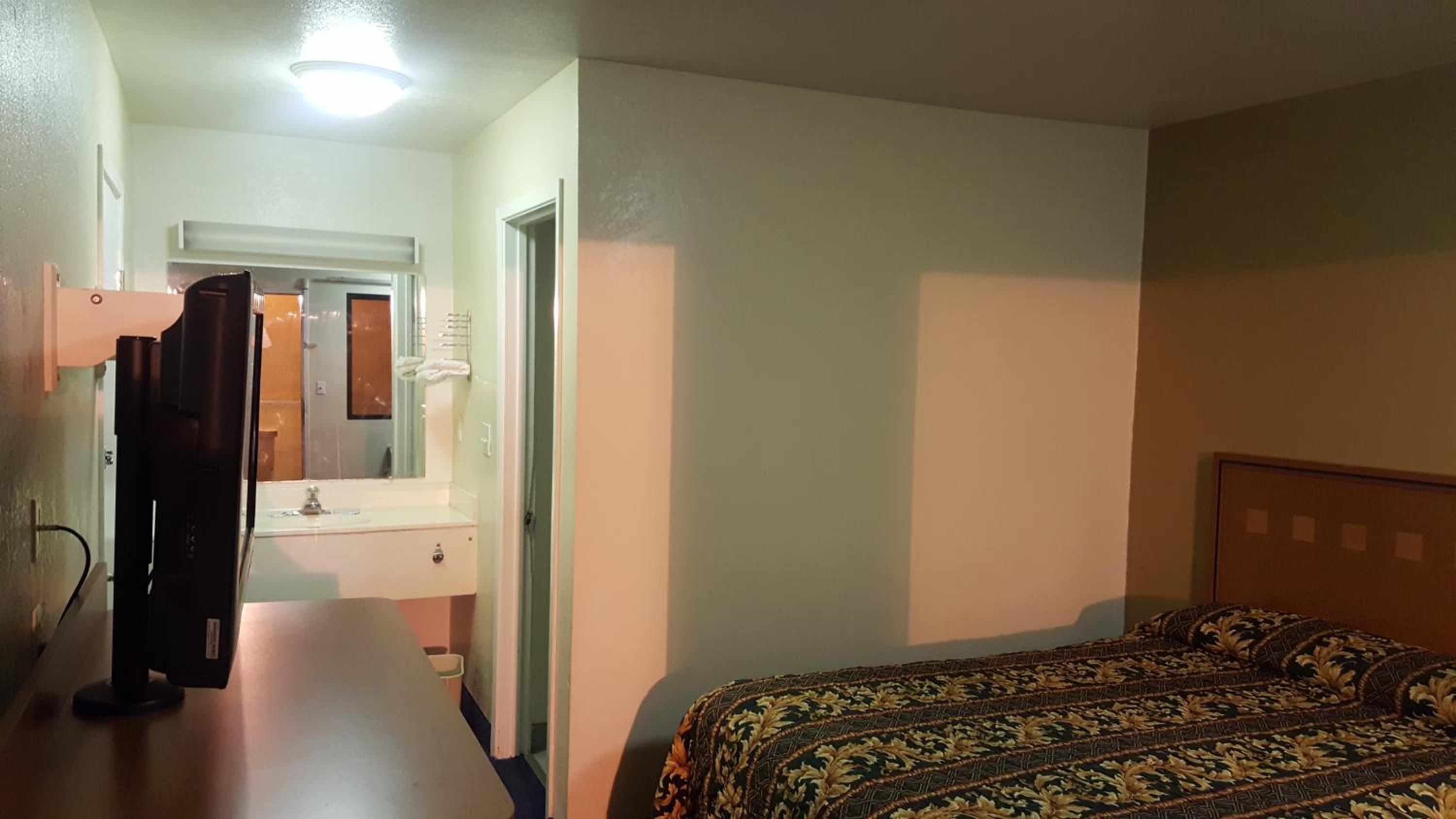 Macon Vacations - America's Best Inn - Macon - Property Image 15