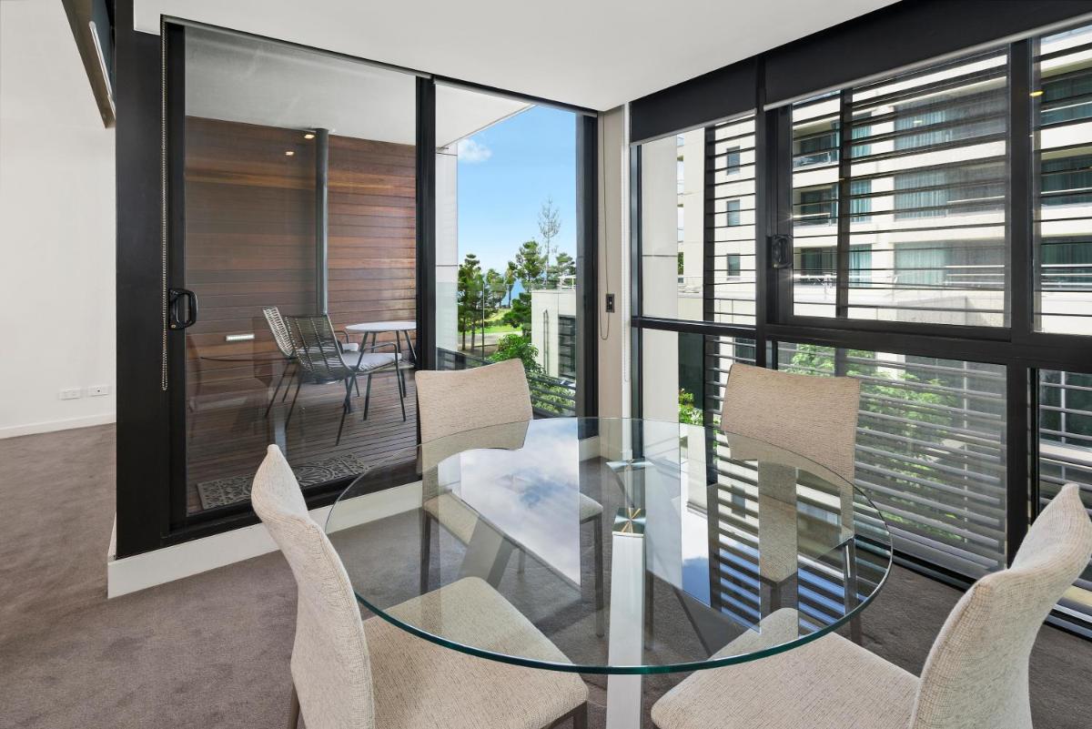 Edgewater 207
