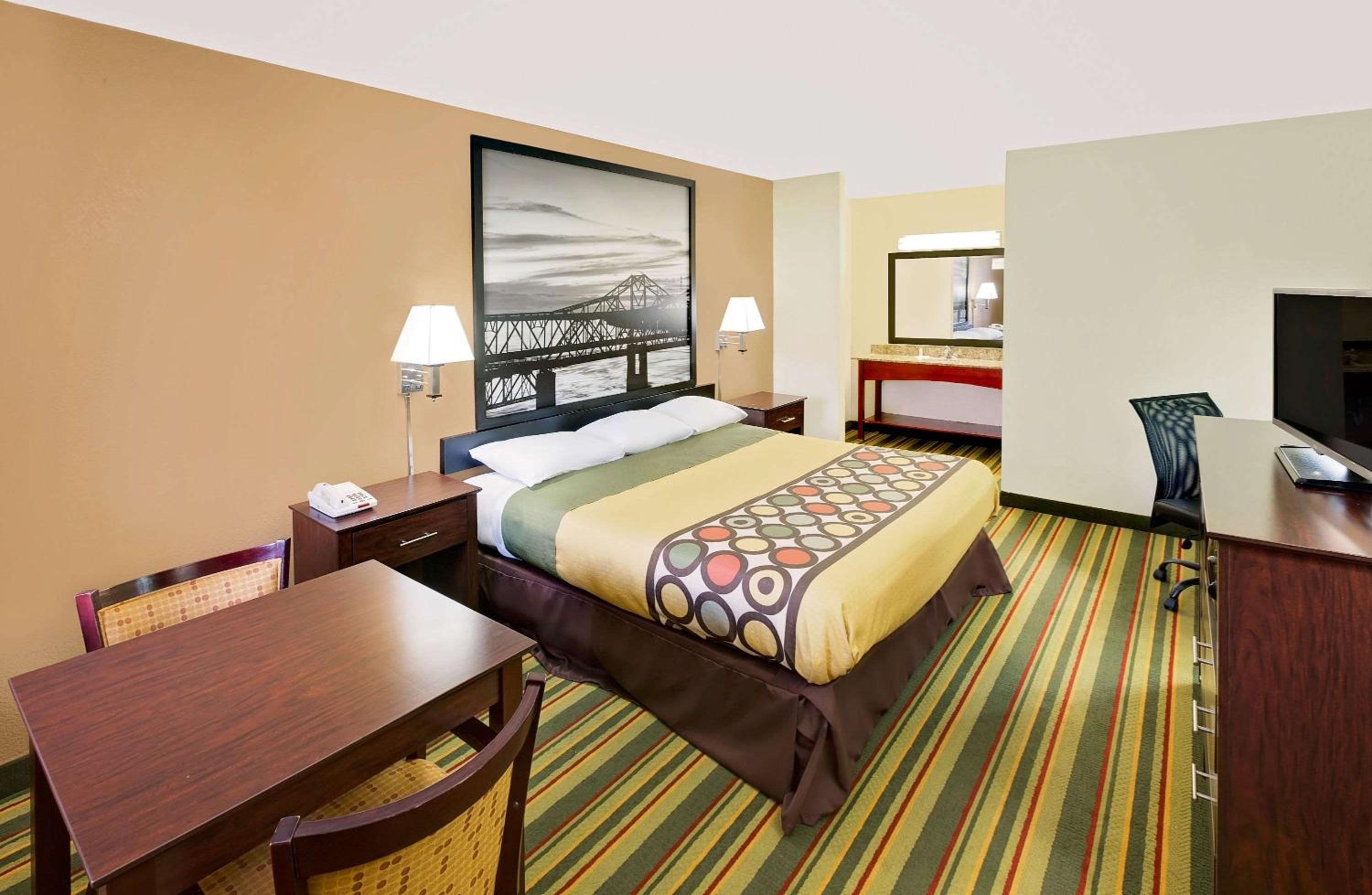 Laurel Vacations - Super 8 by Wyndham Laurel - Property Image 25