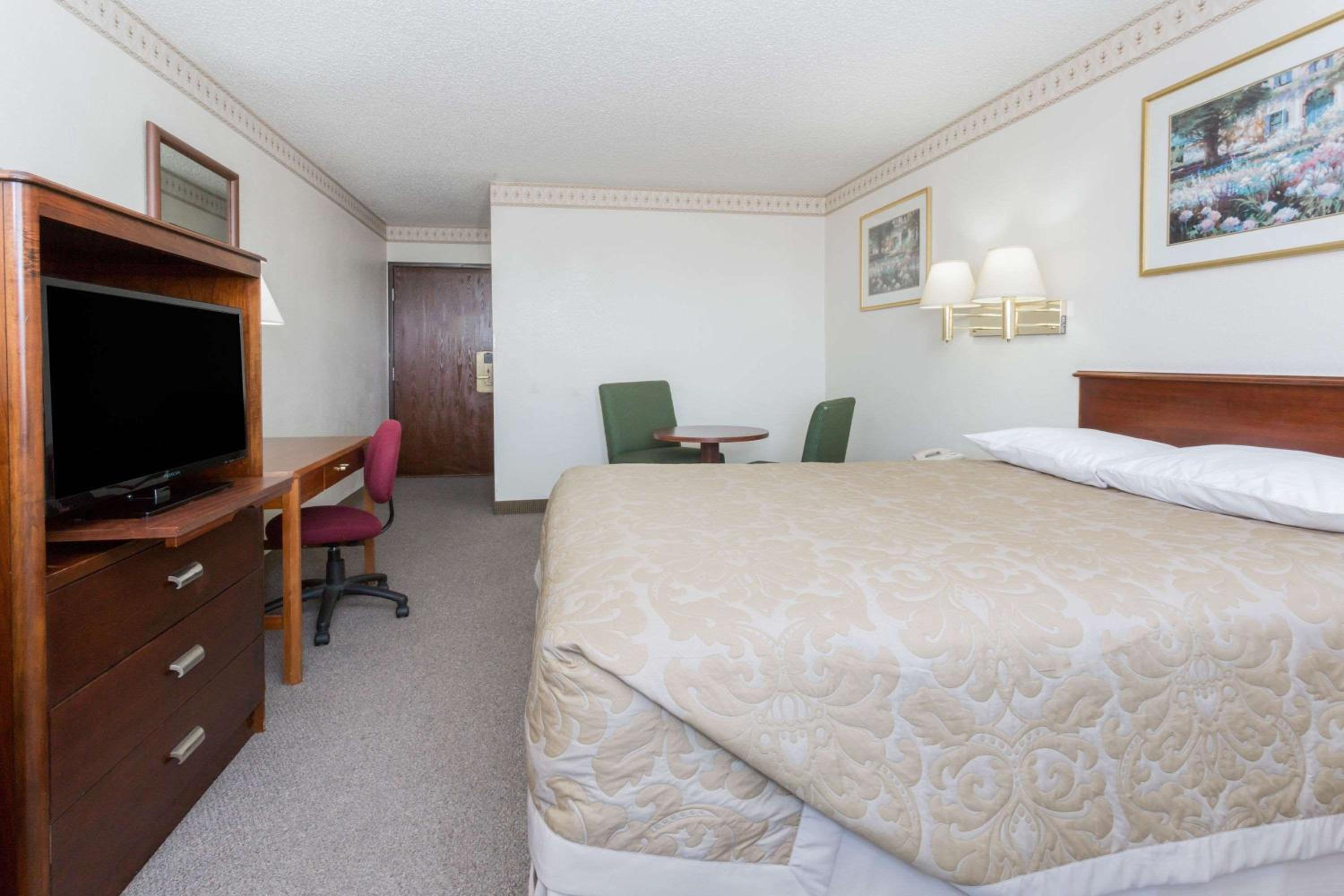 Super 8 by Wyndham Colorado Springs/Chestnut Street, Foto 30