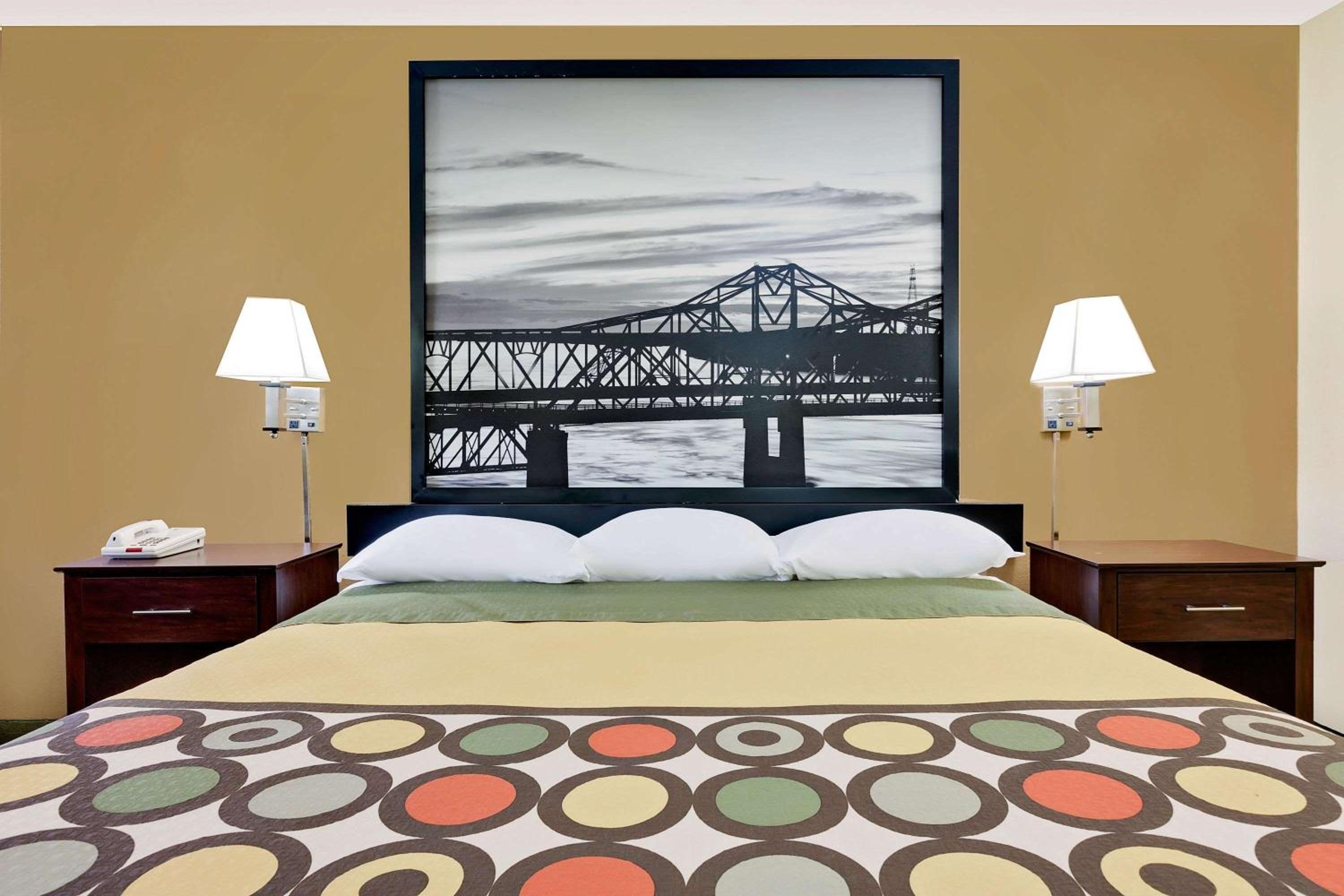 Laurel Vacations - Super 8 by Wyndham Laurel - Property Image 5