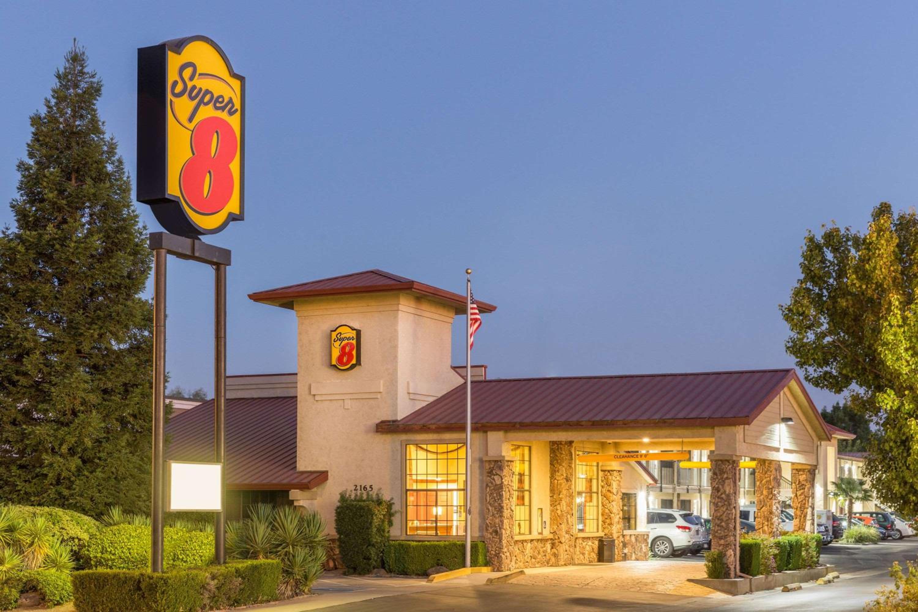 Red Bluff Vacations - Super 8 by Wyndham Corning - Property Image 1