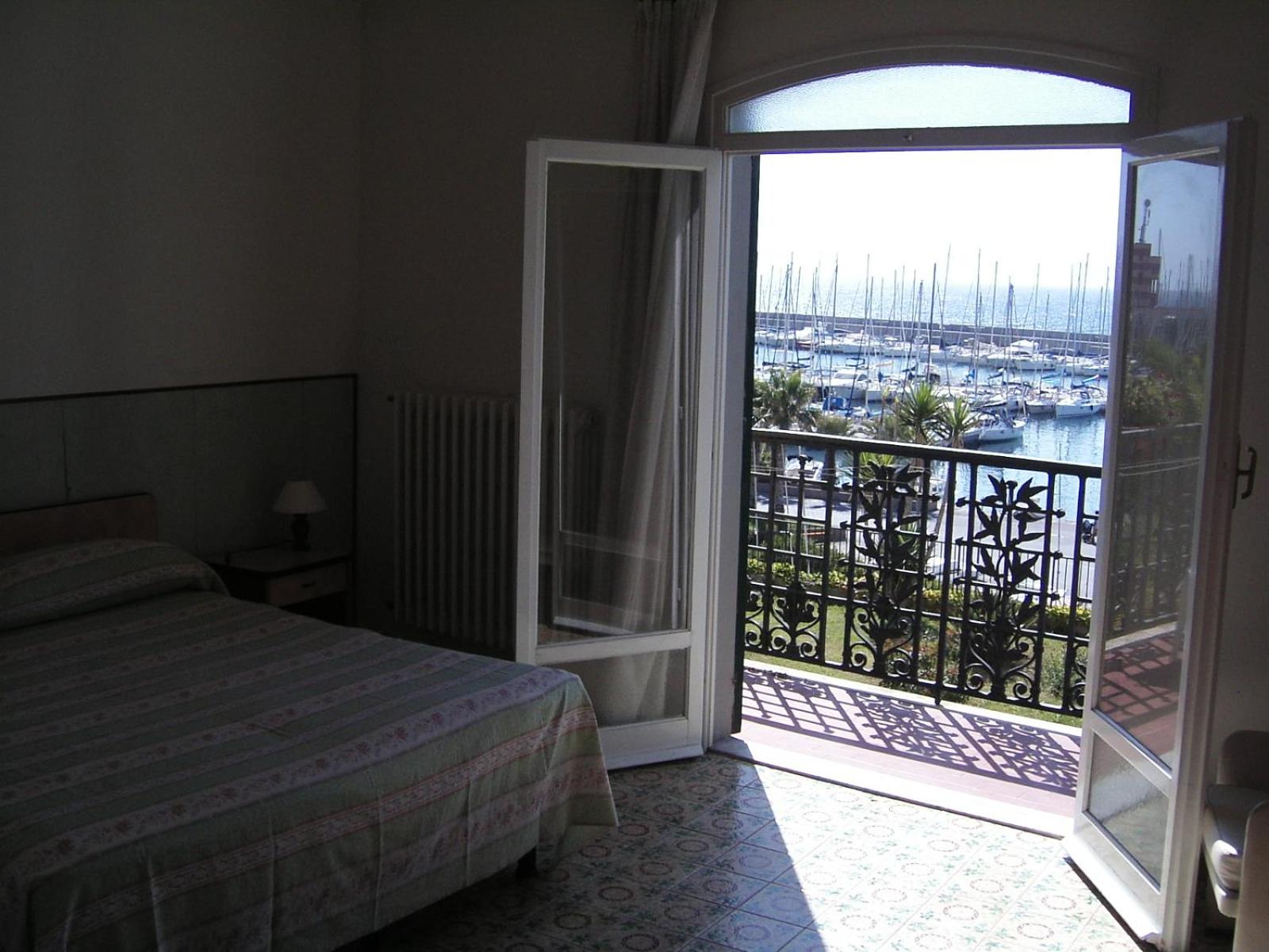 balcony