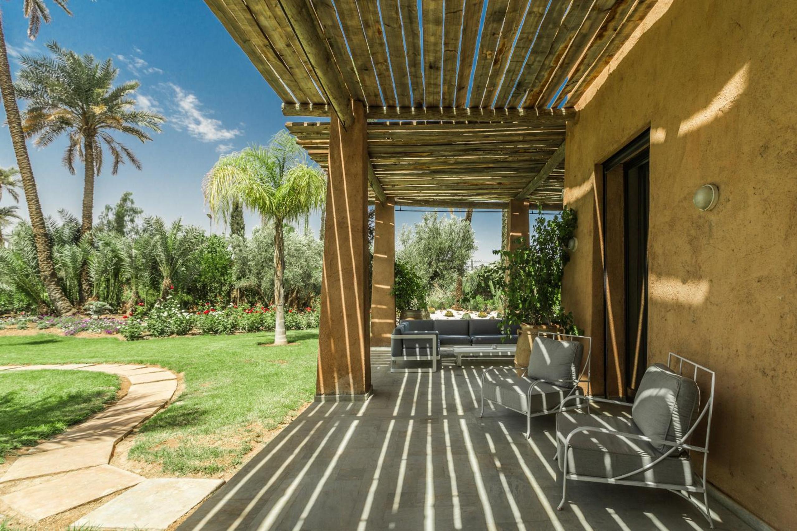 Villa YENMOZ en exclusivité avec piscine privée dans la Palmeraie view 5