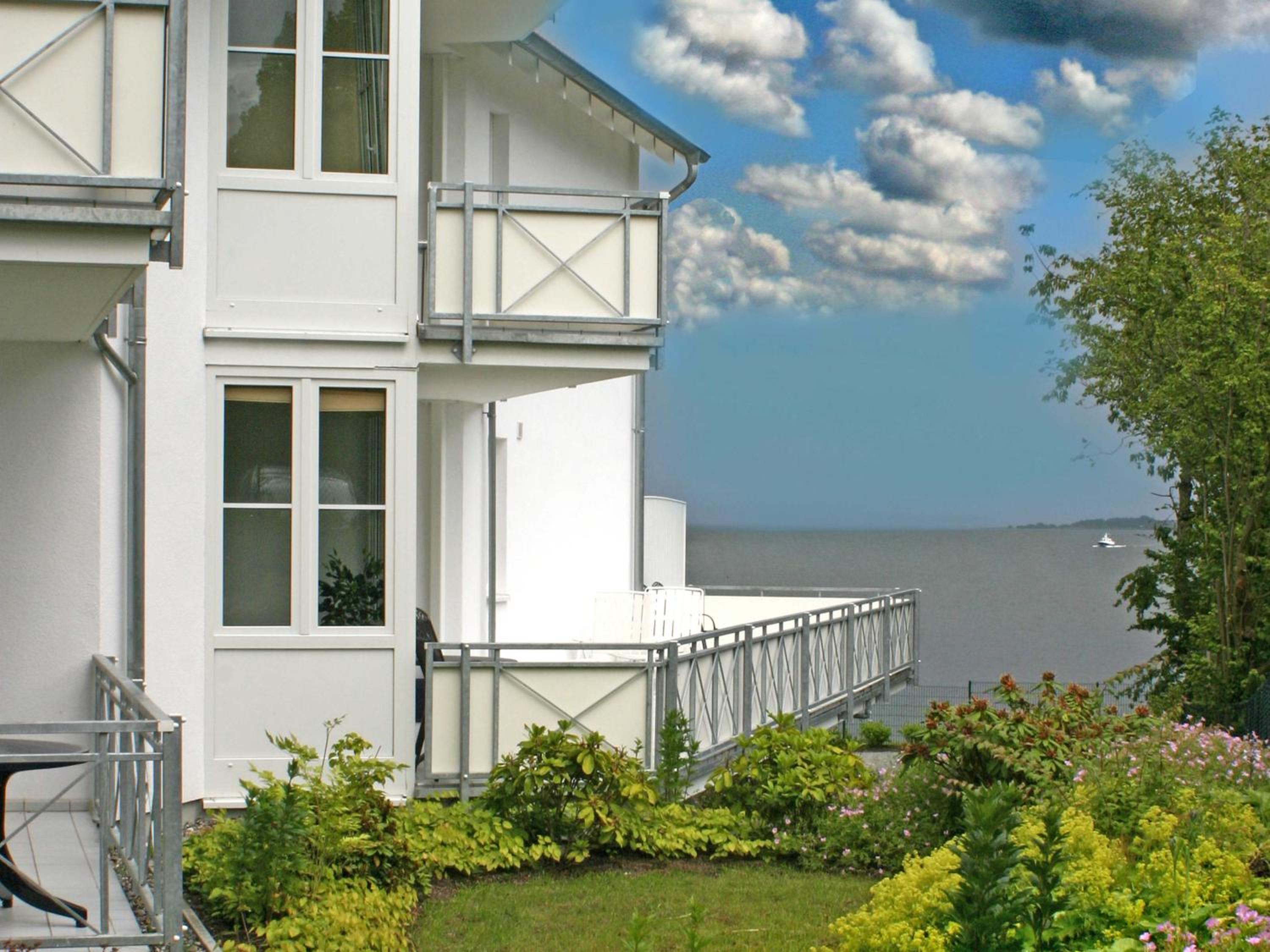 Villa Vilmblick - Wohnung 07 mit Terrasse und Boddenblick