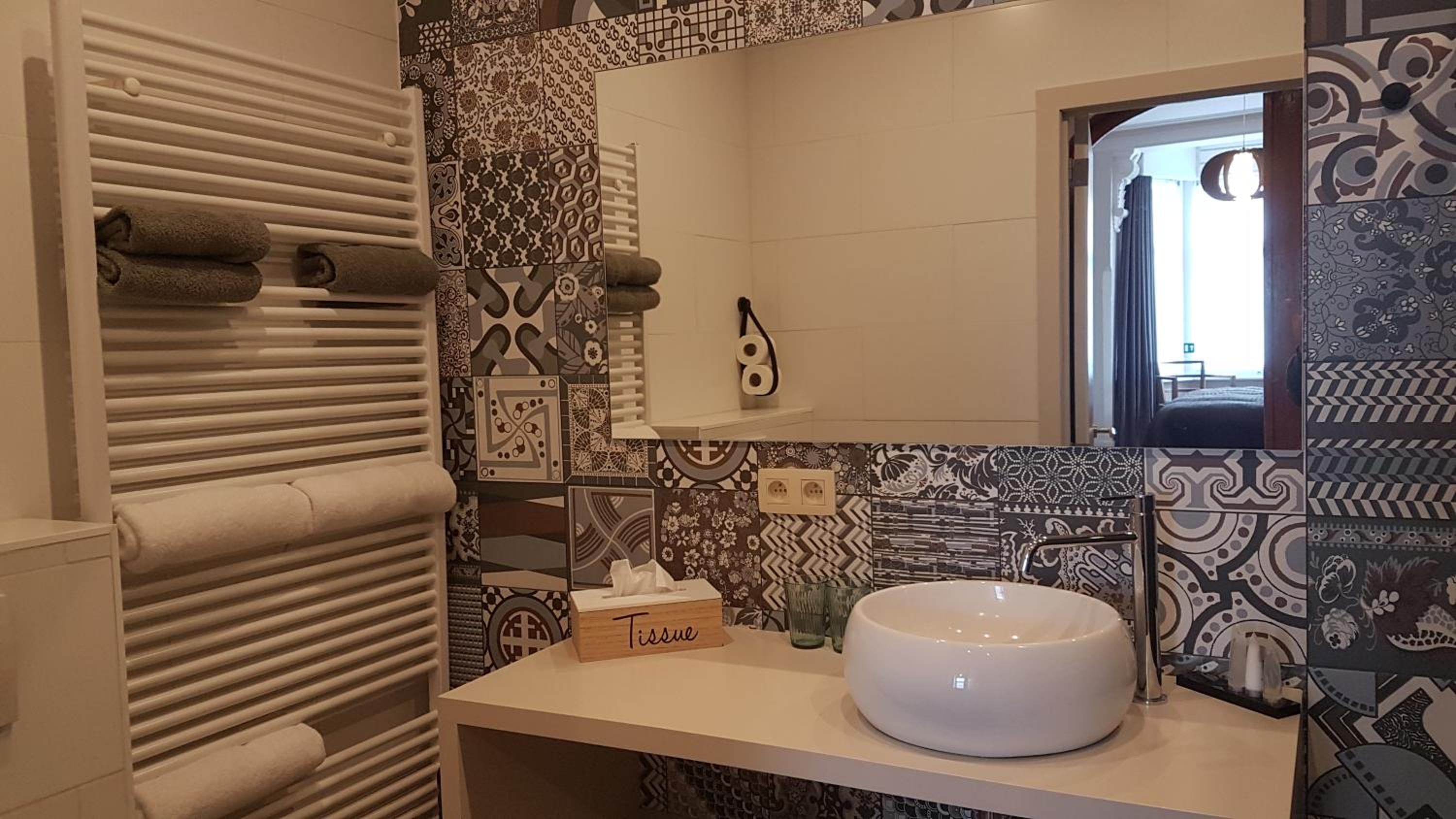 B&B Charles Cabour