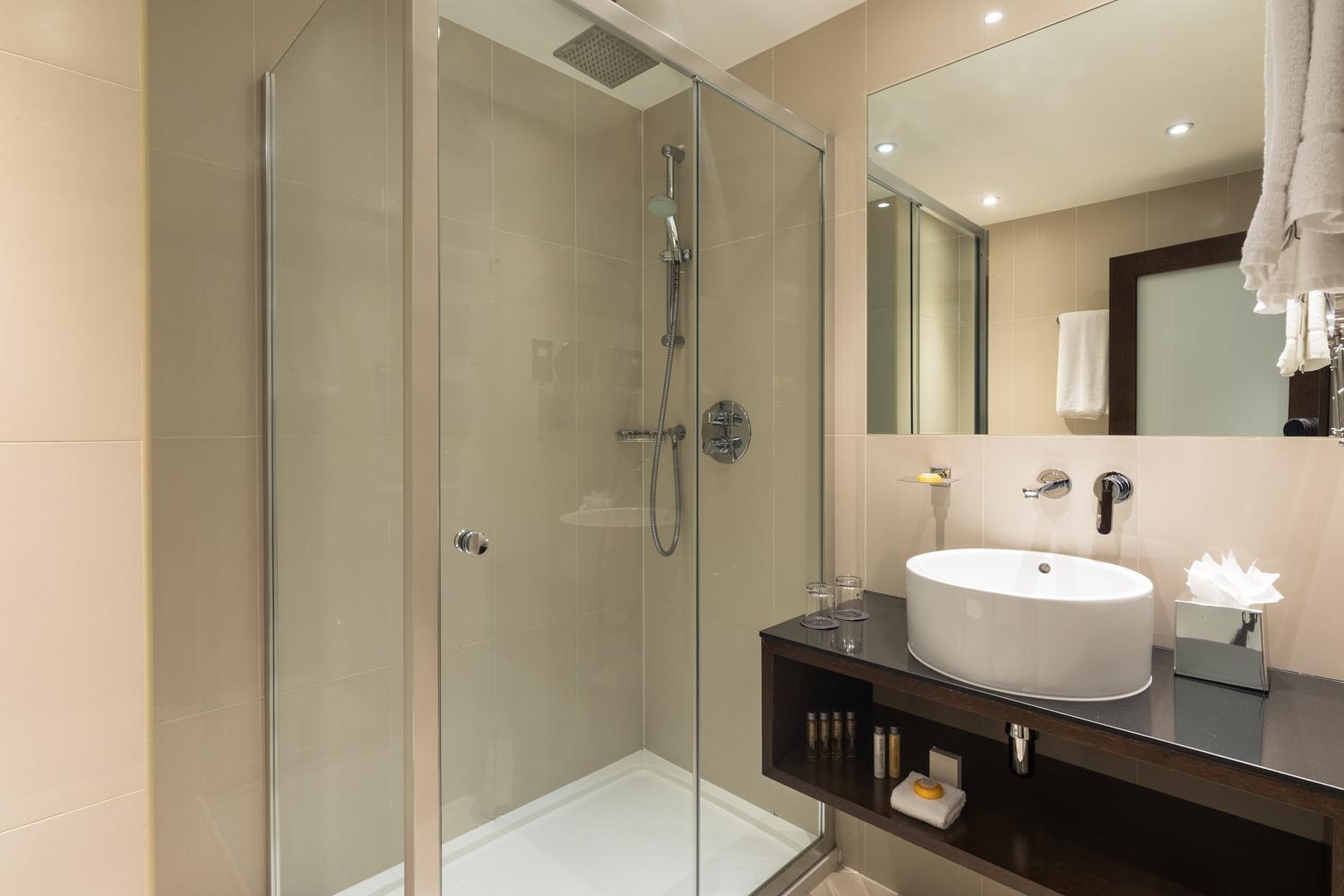 Hounslow Vacations - Park Grand Heathrow - Property Image 8