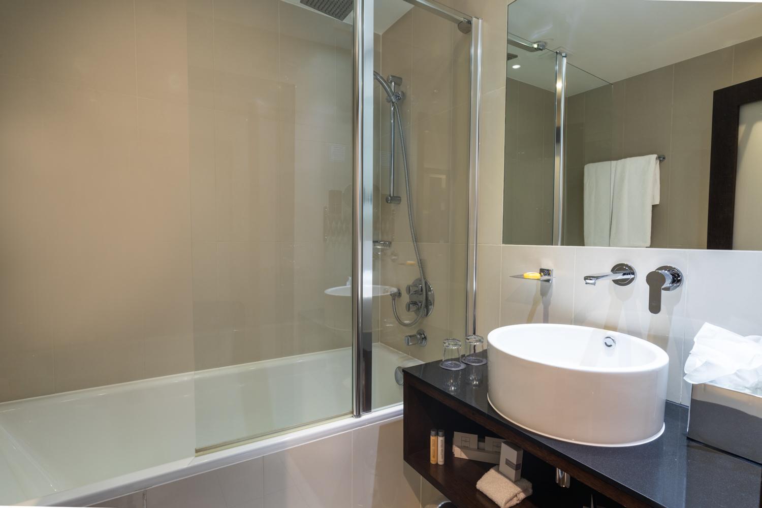 Hounslow Vacations - Park Grand Heathrow - Property Image 7