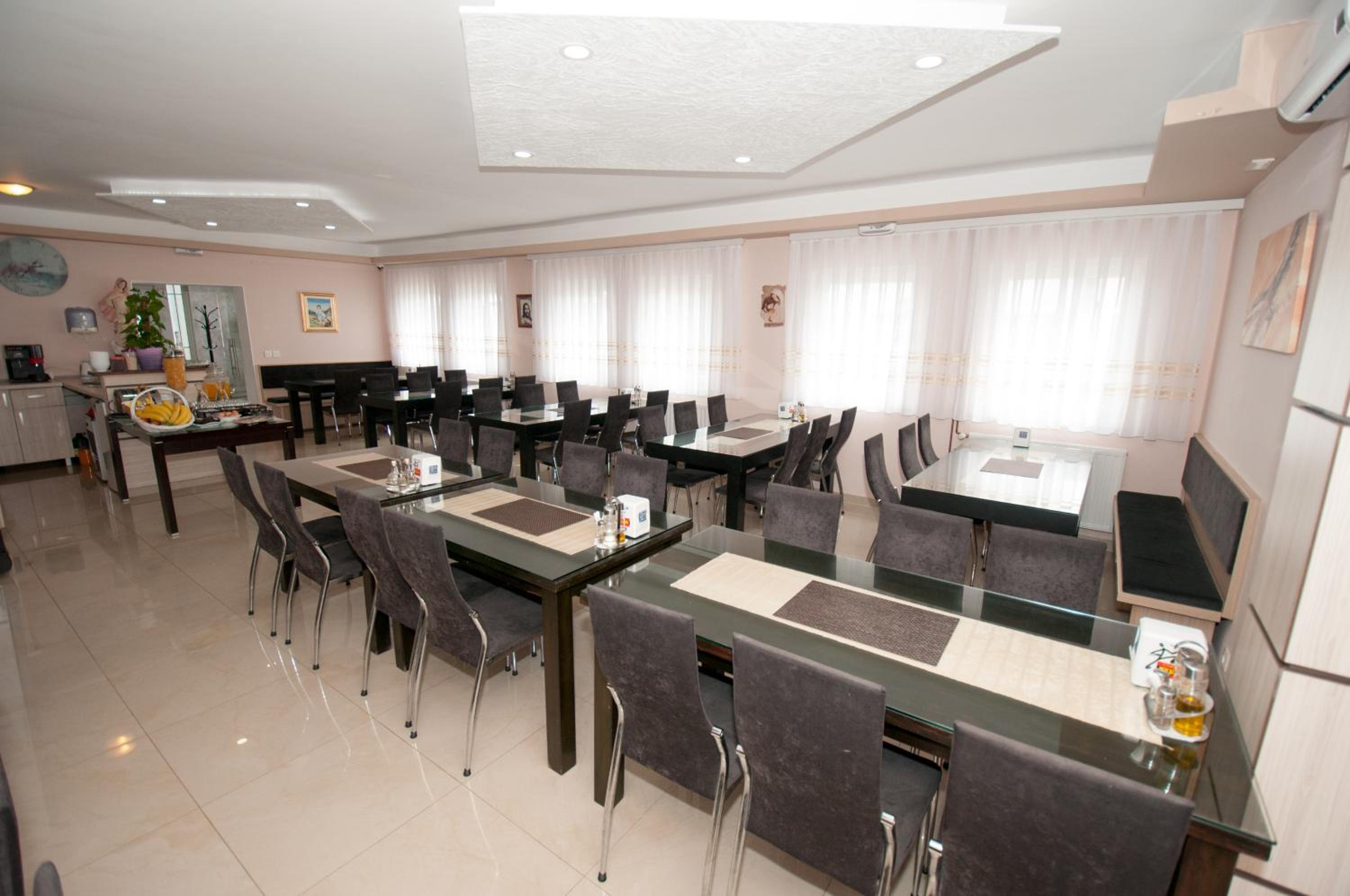 Rooms Kenedy