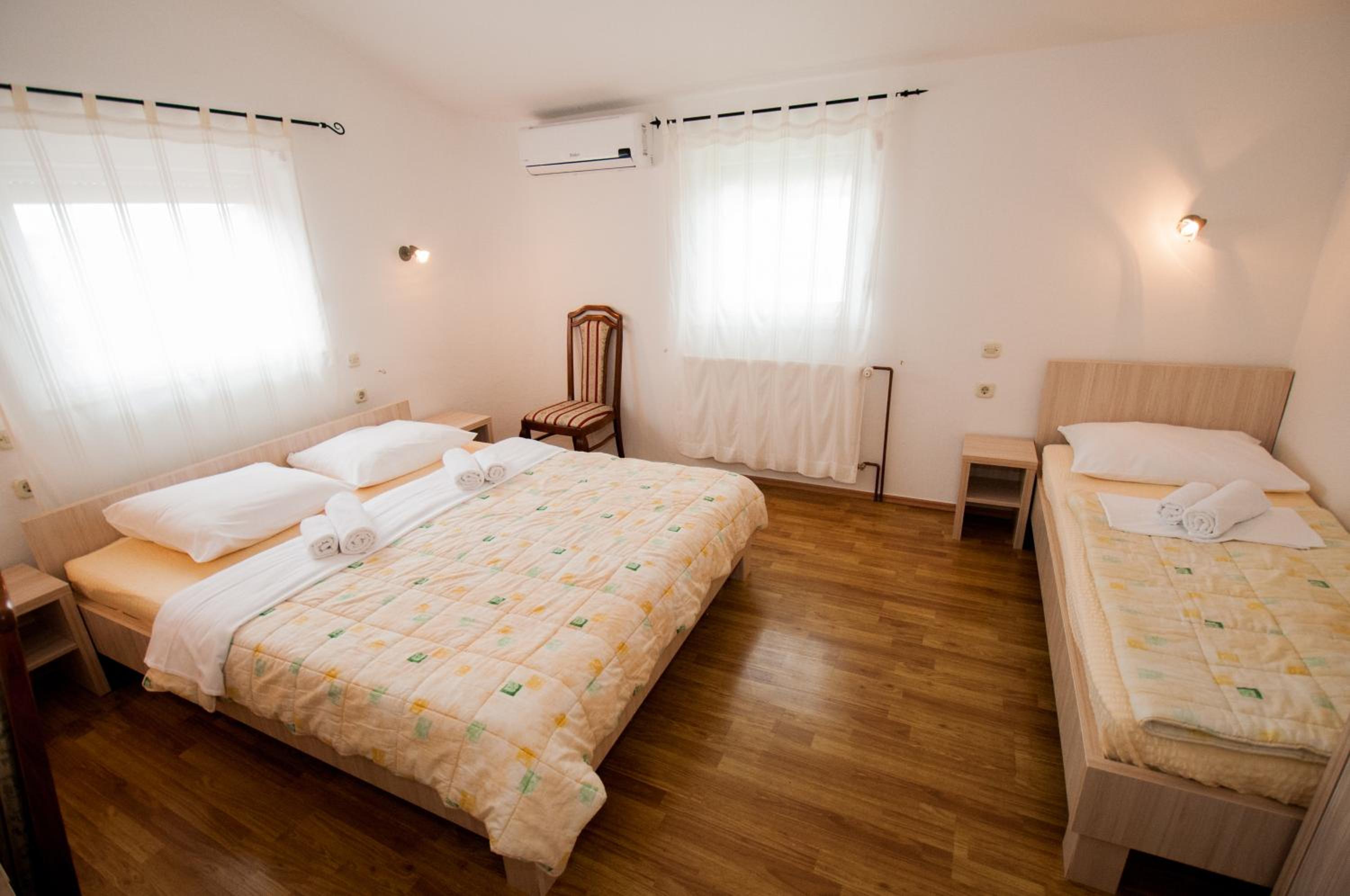 Rooms Kenedy