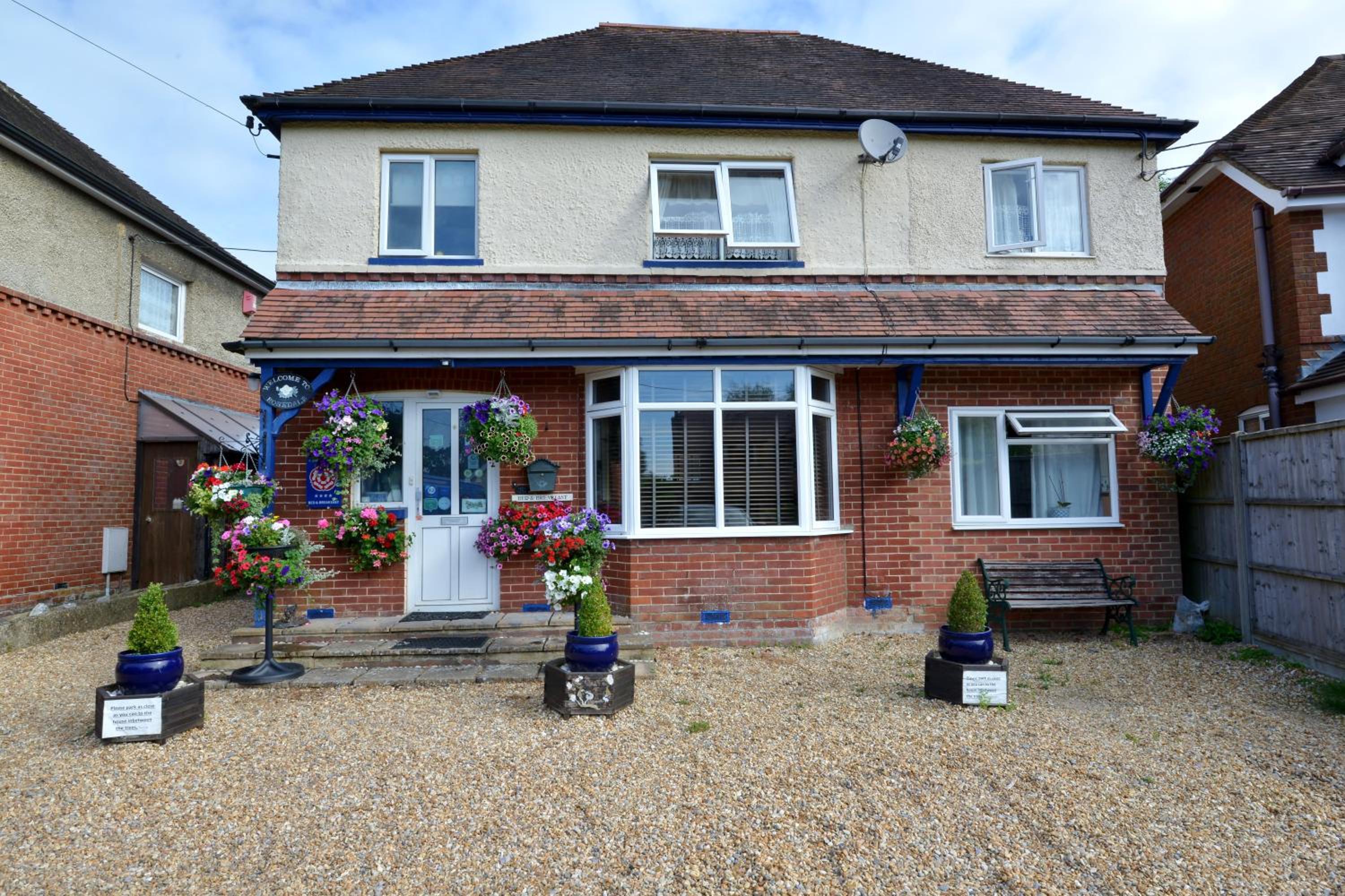 Hotel Rosedale Bed and Breakfast - Image 1