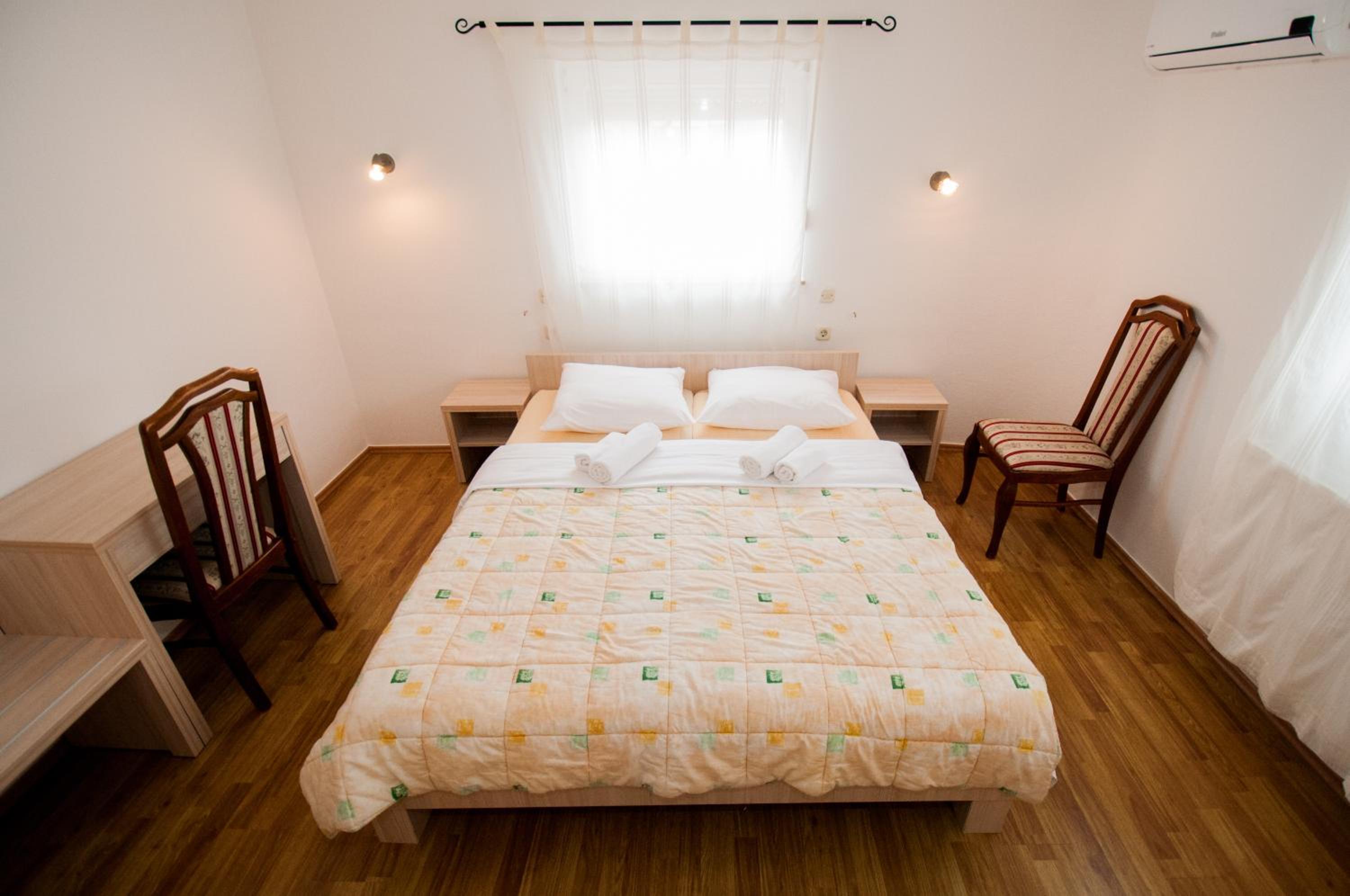 Rooms Kenedy