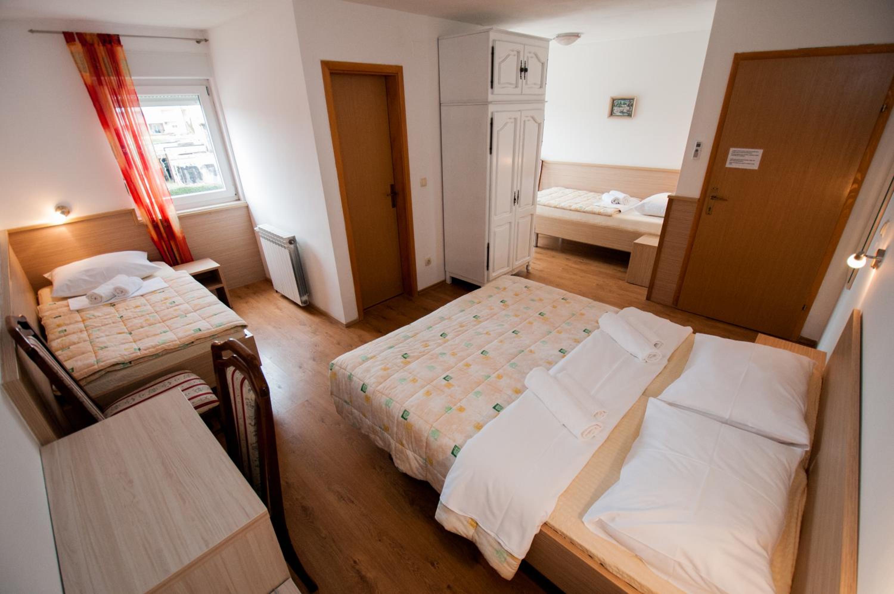Rooms Kenedy
