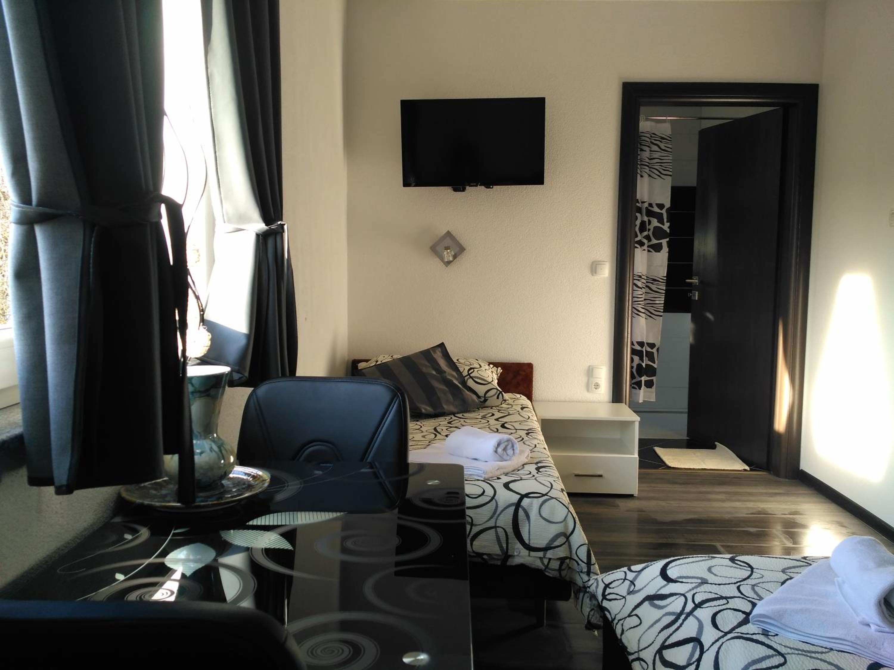Photo 12