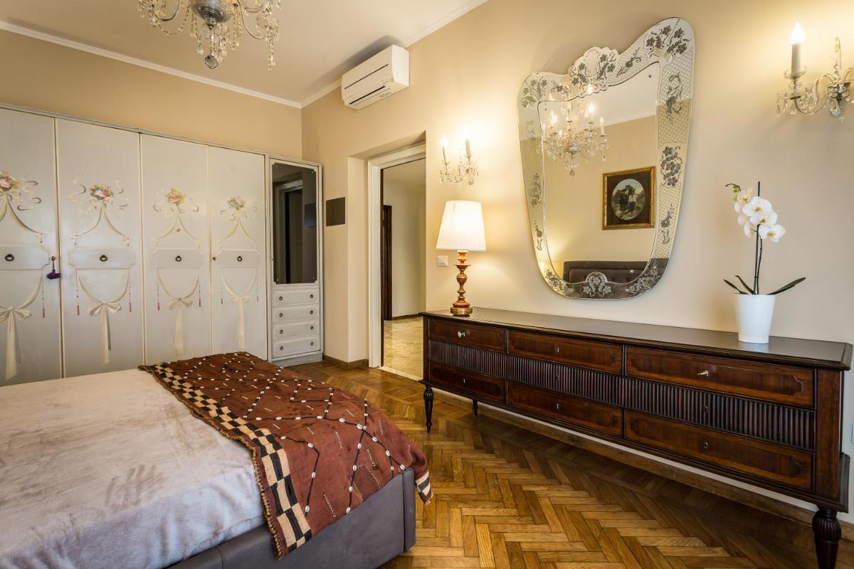 FerrHouse Charm in Florence Two lifts