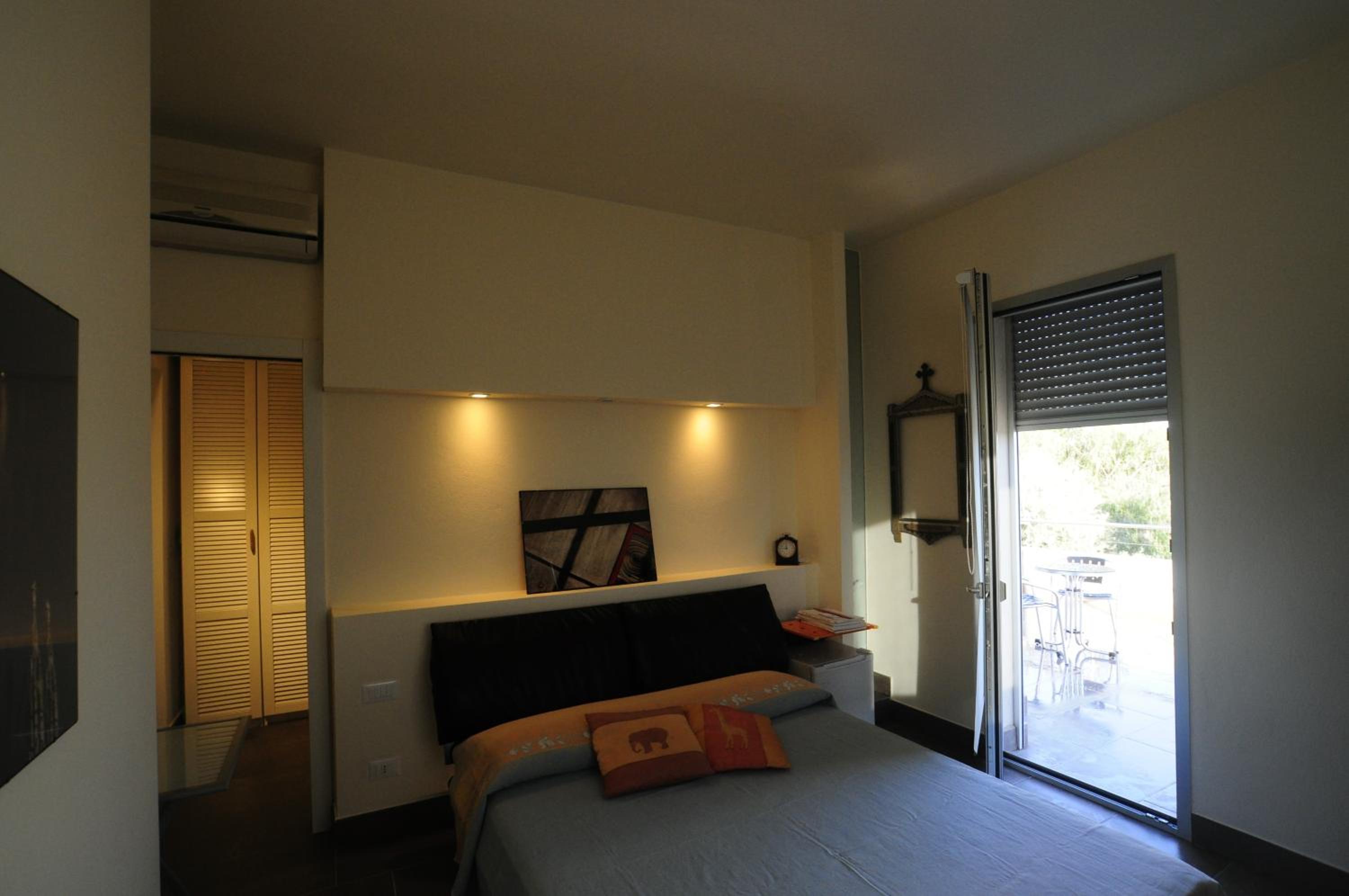 Art House Quartu - Margine Rosso