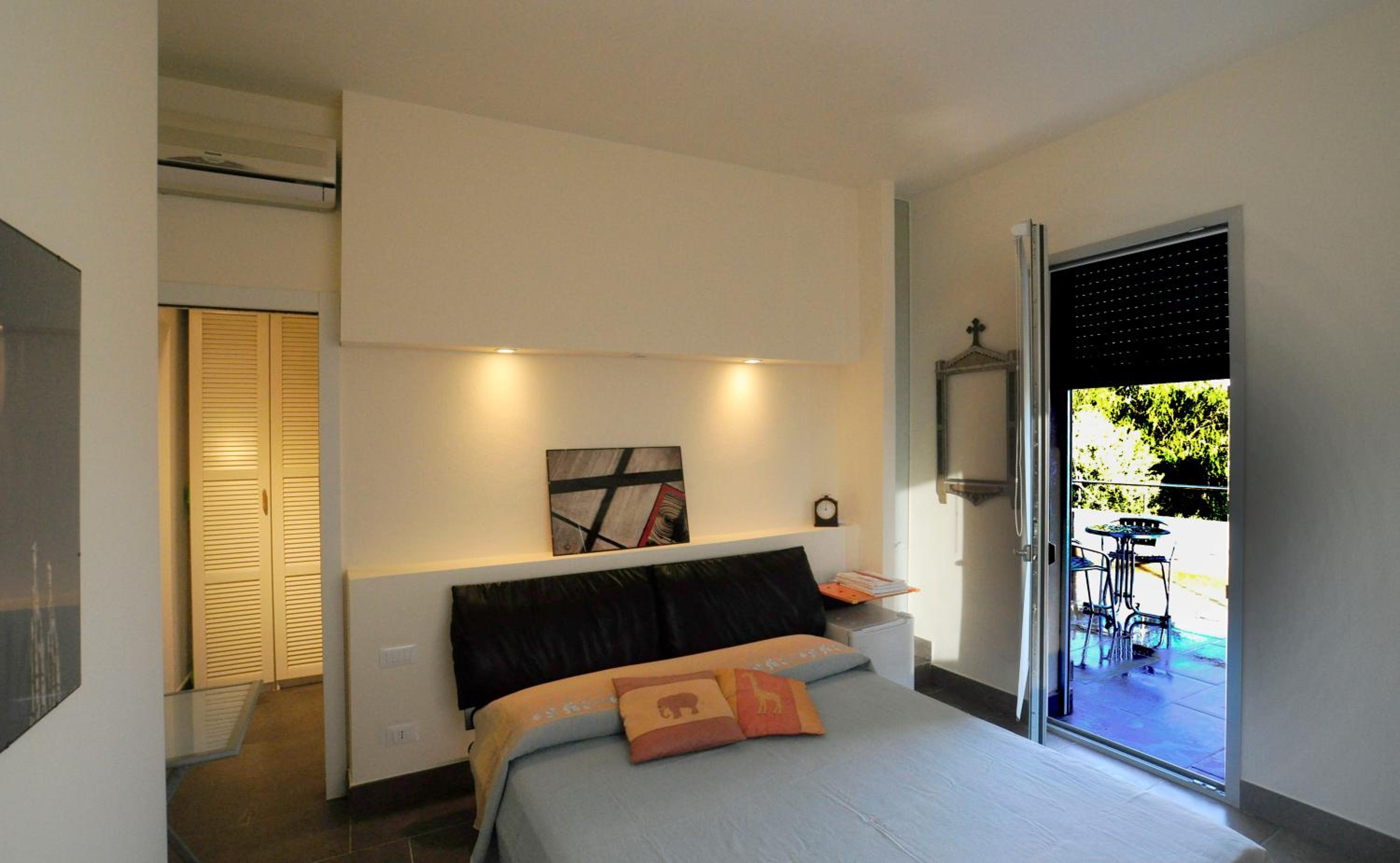 Art House Quartu - Margine Rosso