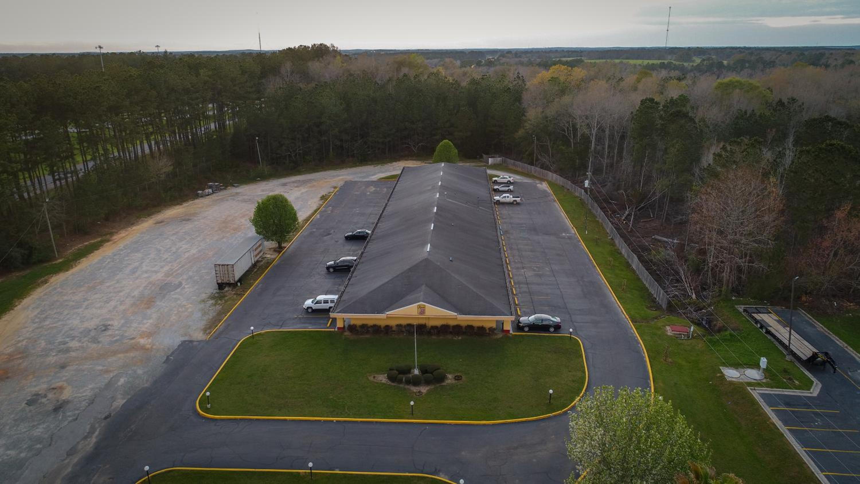 Super 8 by Wyndham Chipley - Property Image 5