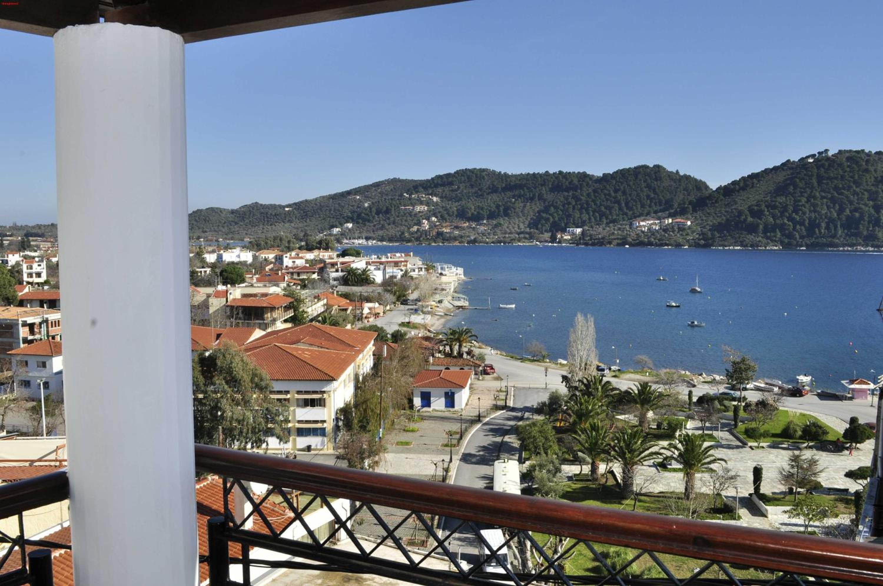 Fresh Rooms view 5