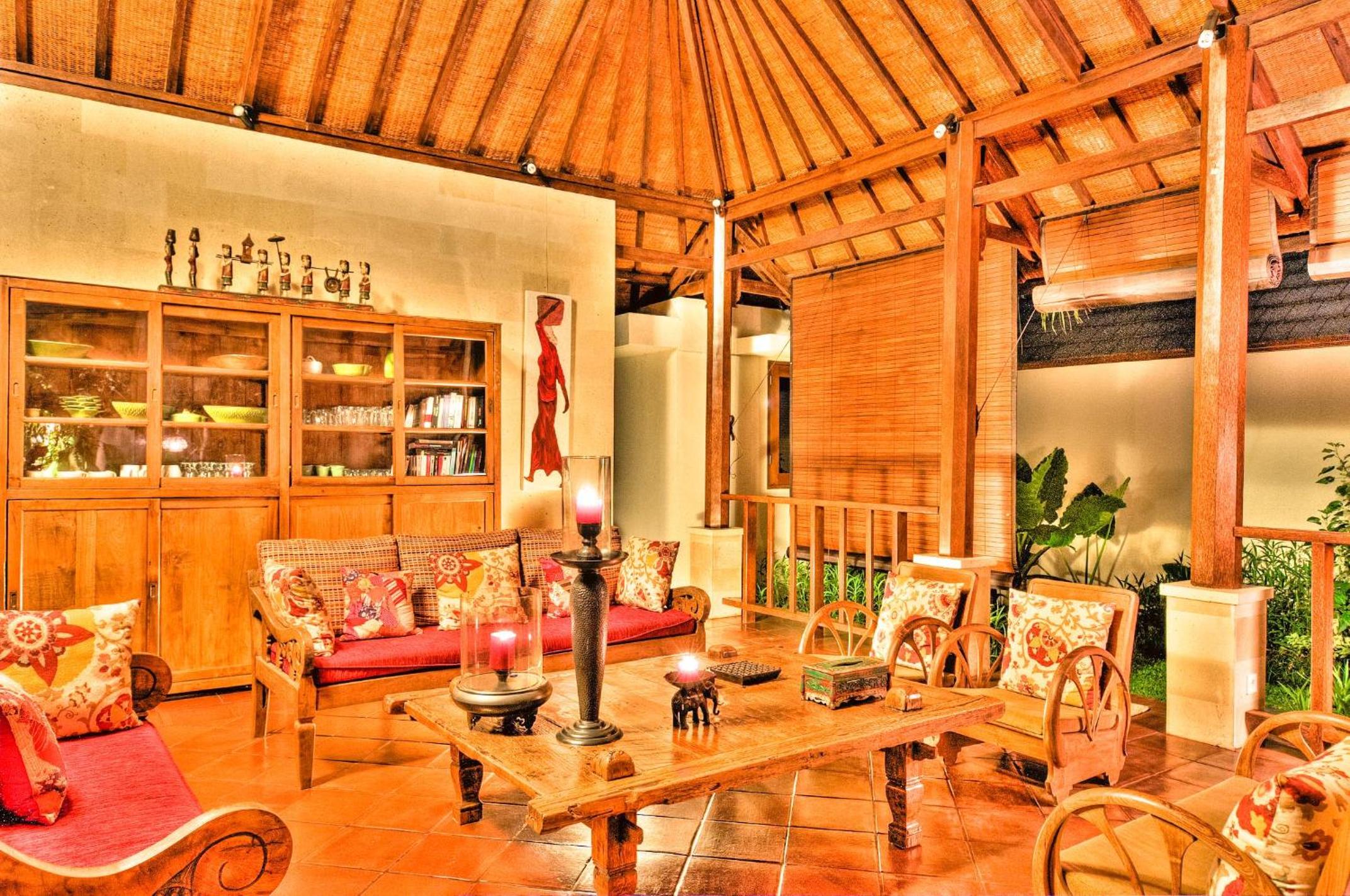 Spacious 4BR Private Estate w-Big Garden and Pool Central Seminyak