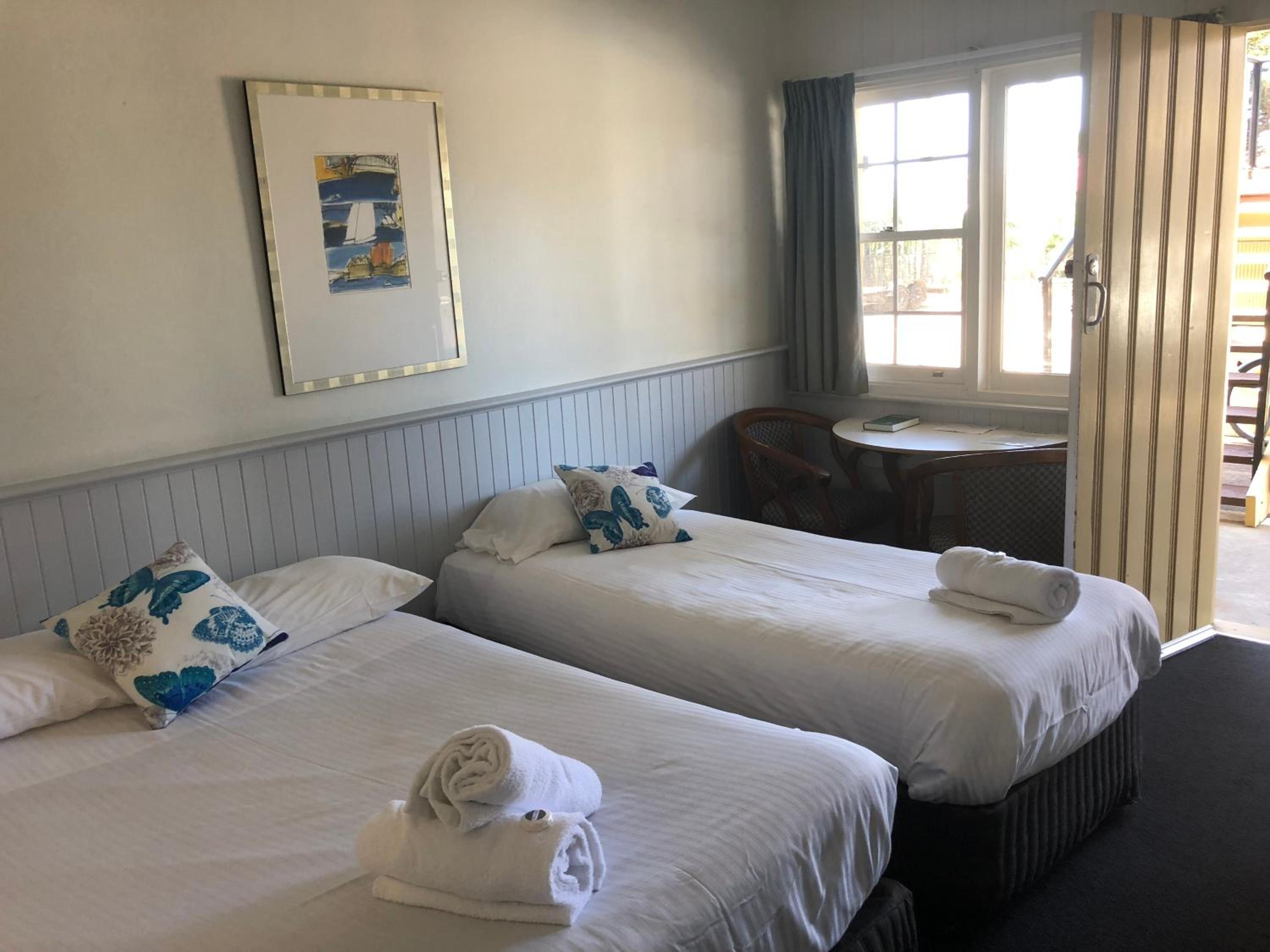 Squid's Ink Motel