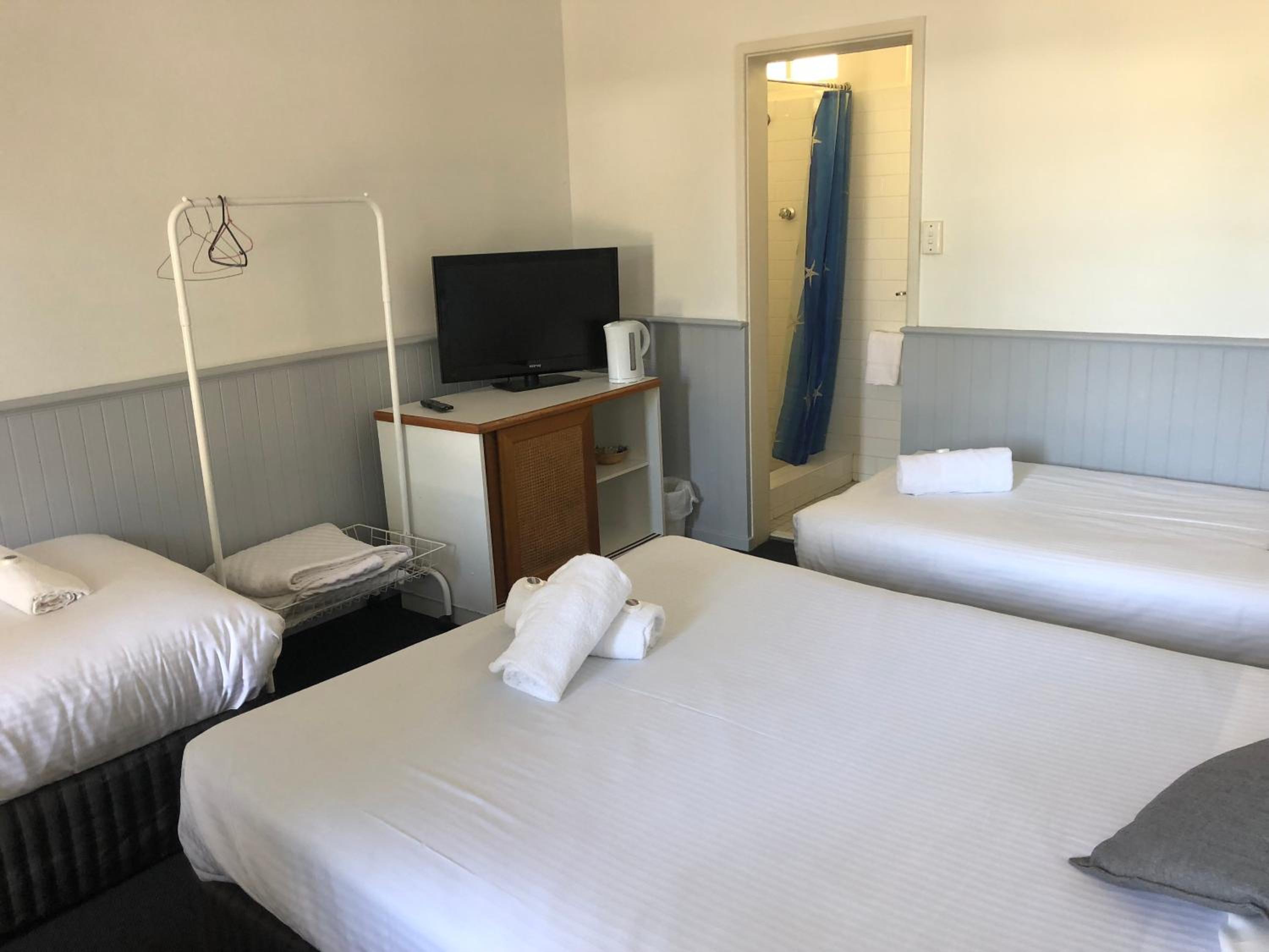 Squid's Ink Motel