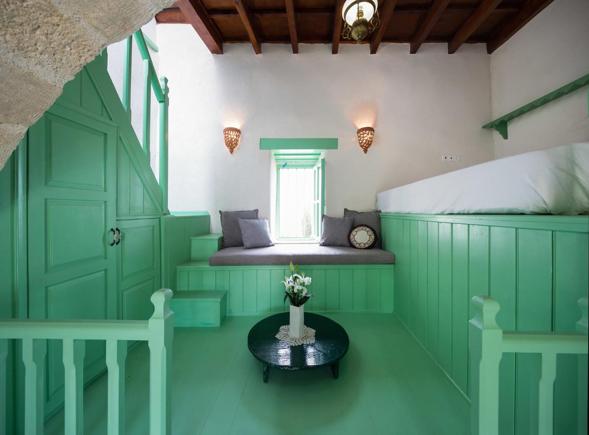Hartso - Traditional loft, renovated former forge in Gennadi view 3
