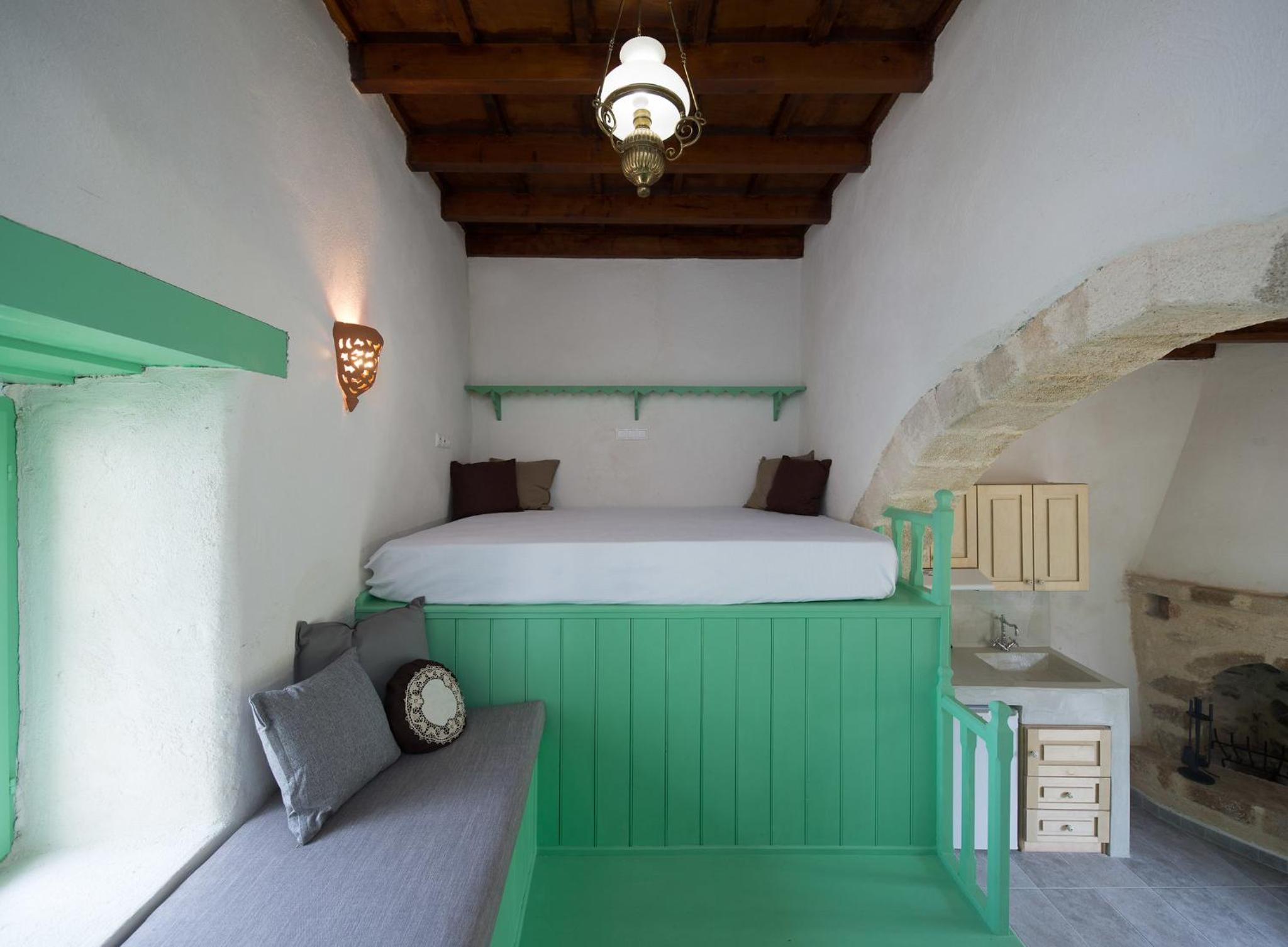Hartso - Traditional loft, renovated former forge in Gennadi view 4