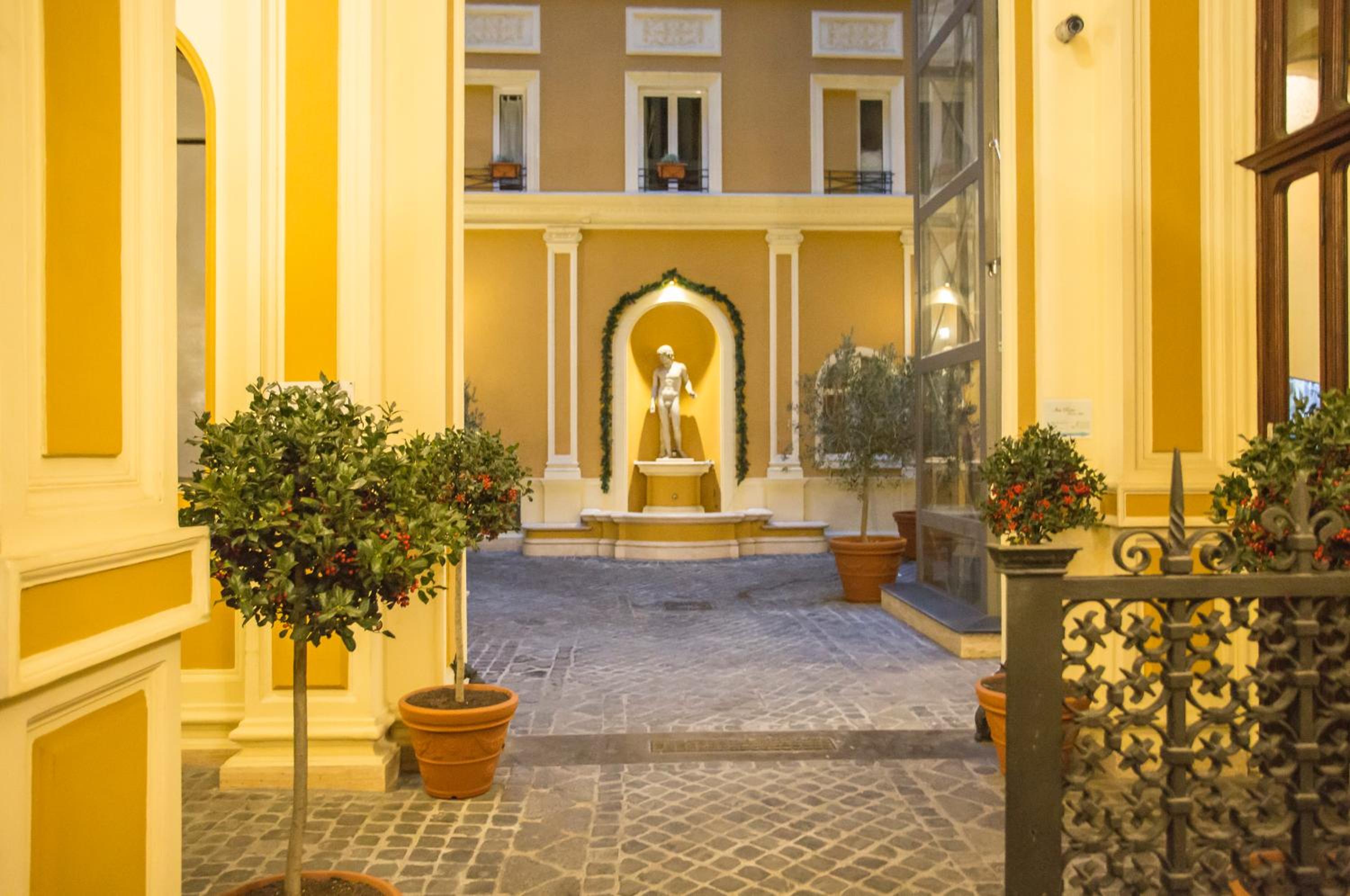 Inn Rome Rooms & Suites