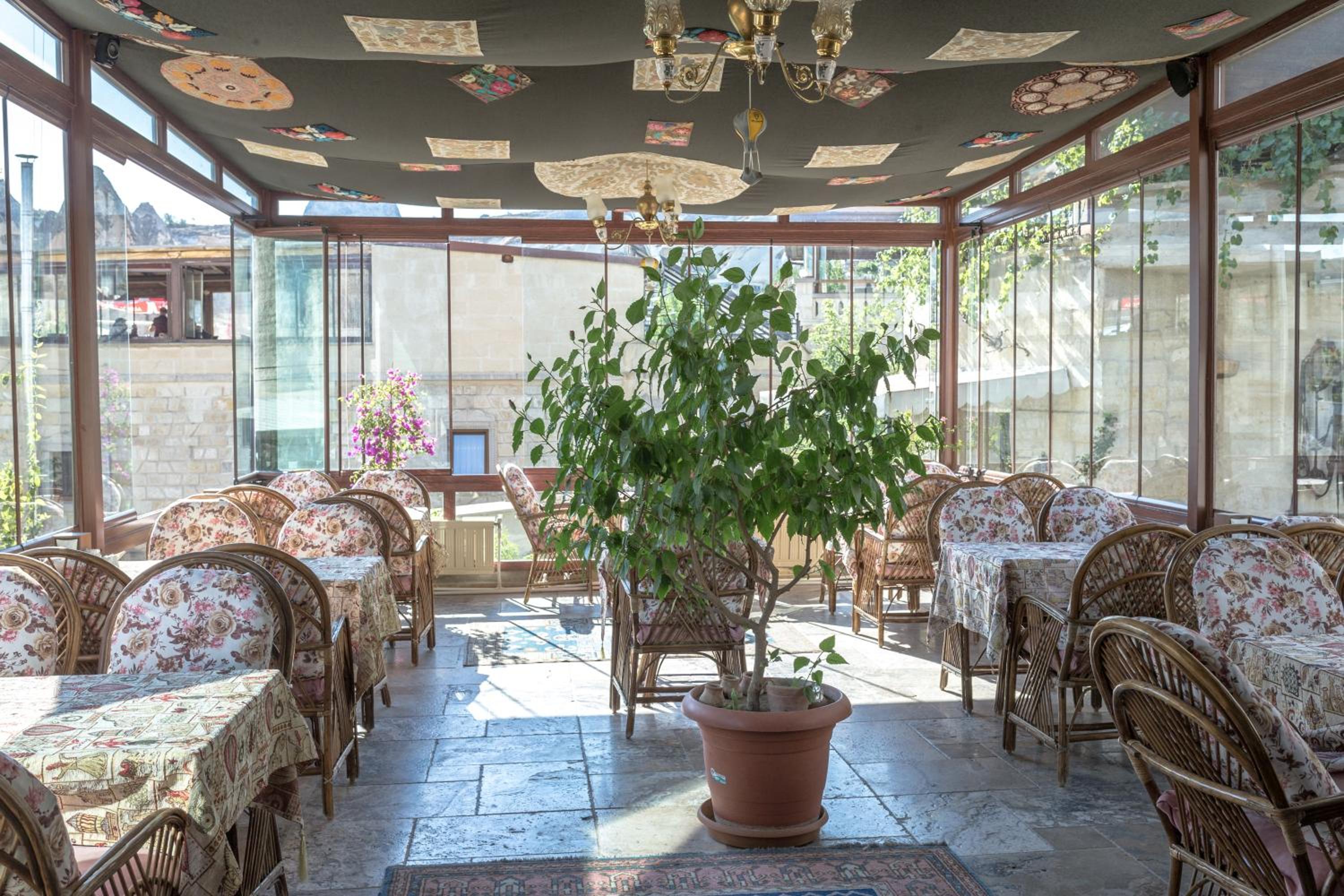 Hidden Cave Hotel - Image 101