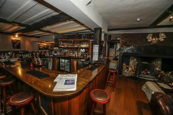 bar