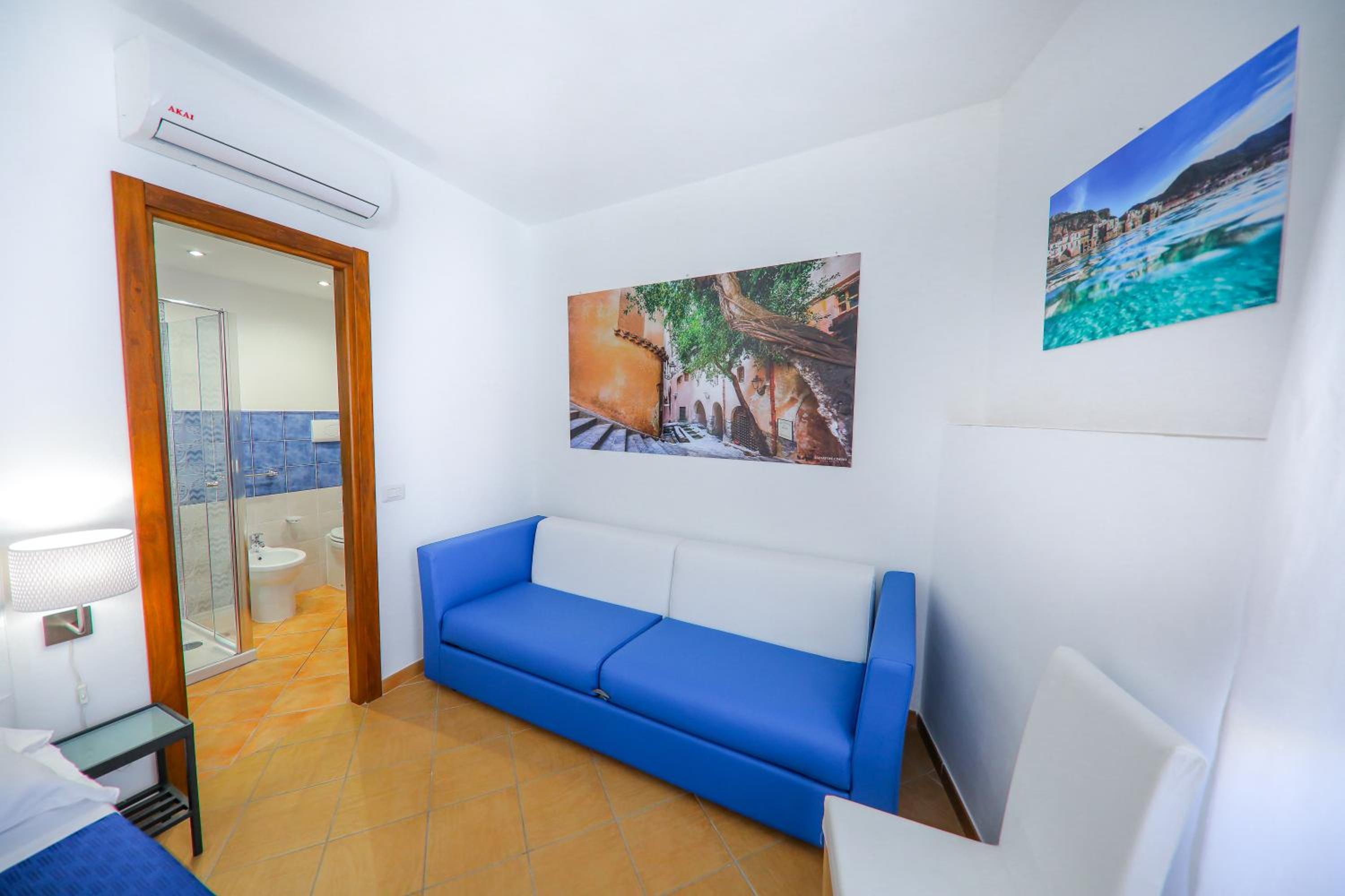 Cefalu in Blu