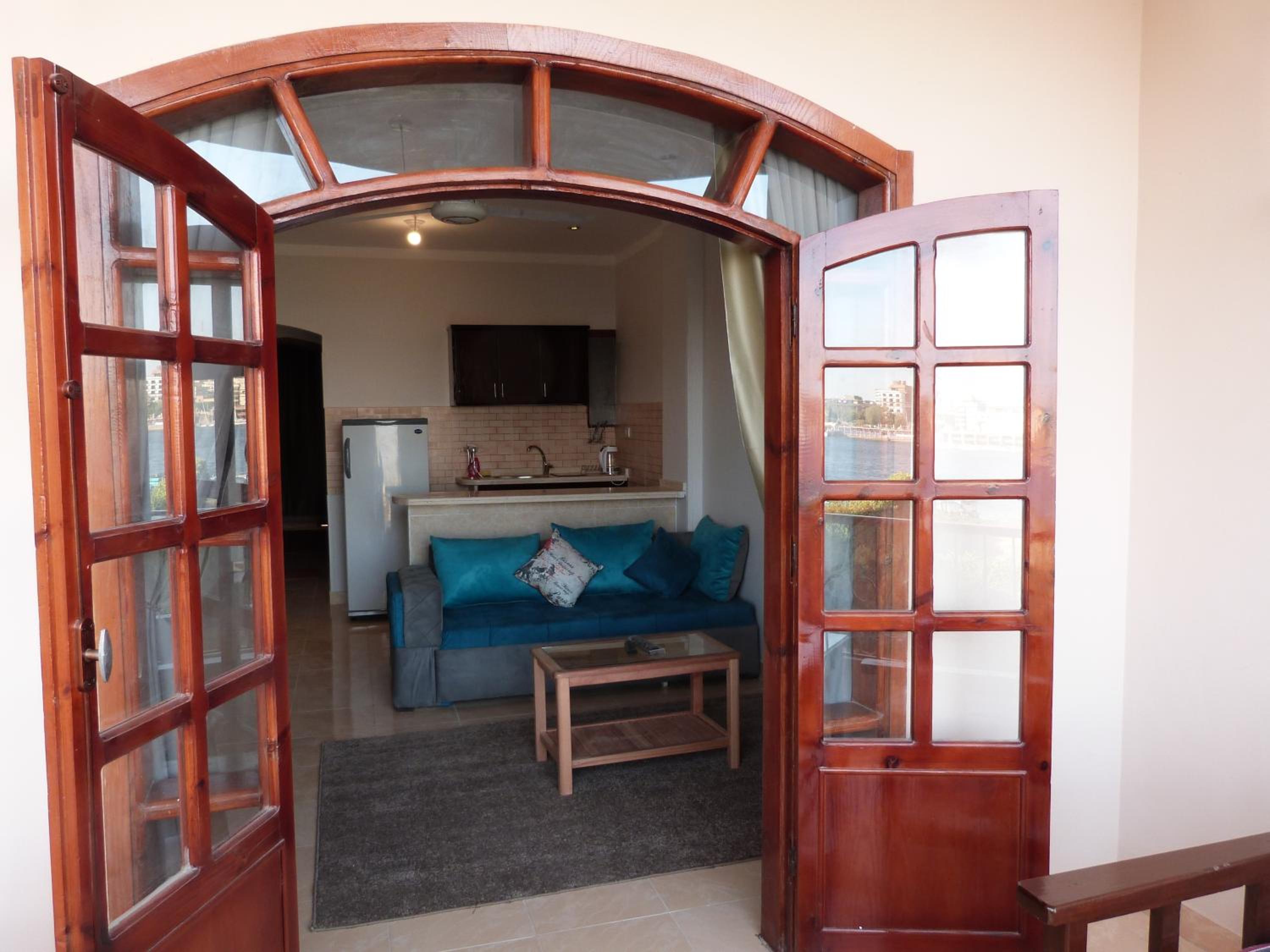 Luxor Plaza House