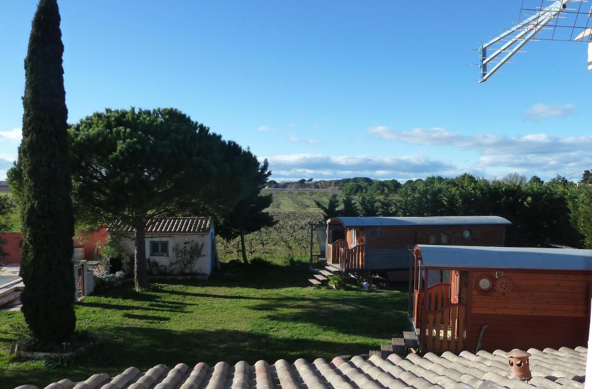 Gites et Roulottes Du Grand Puits view 5
