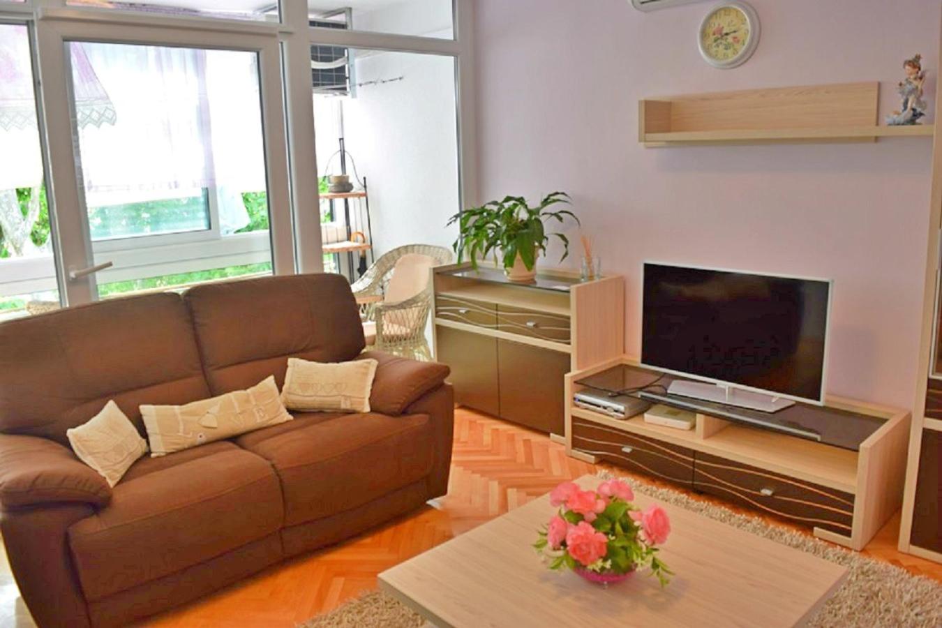 Beach apartment Ivanka in Omis view 5