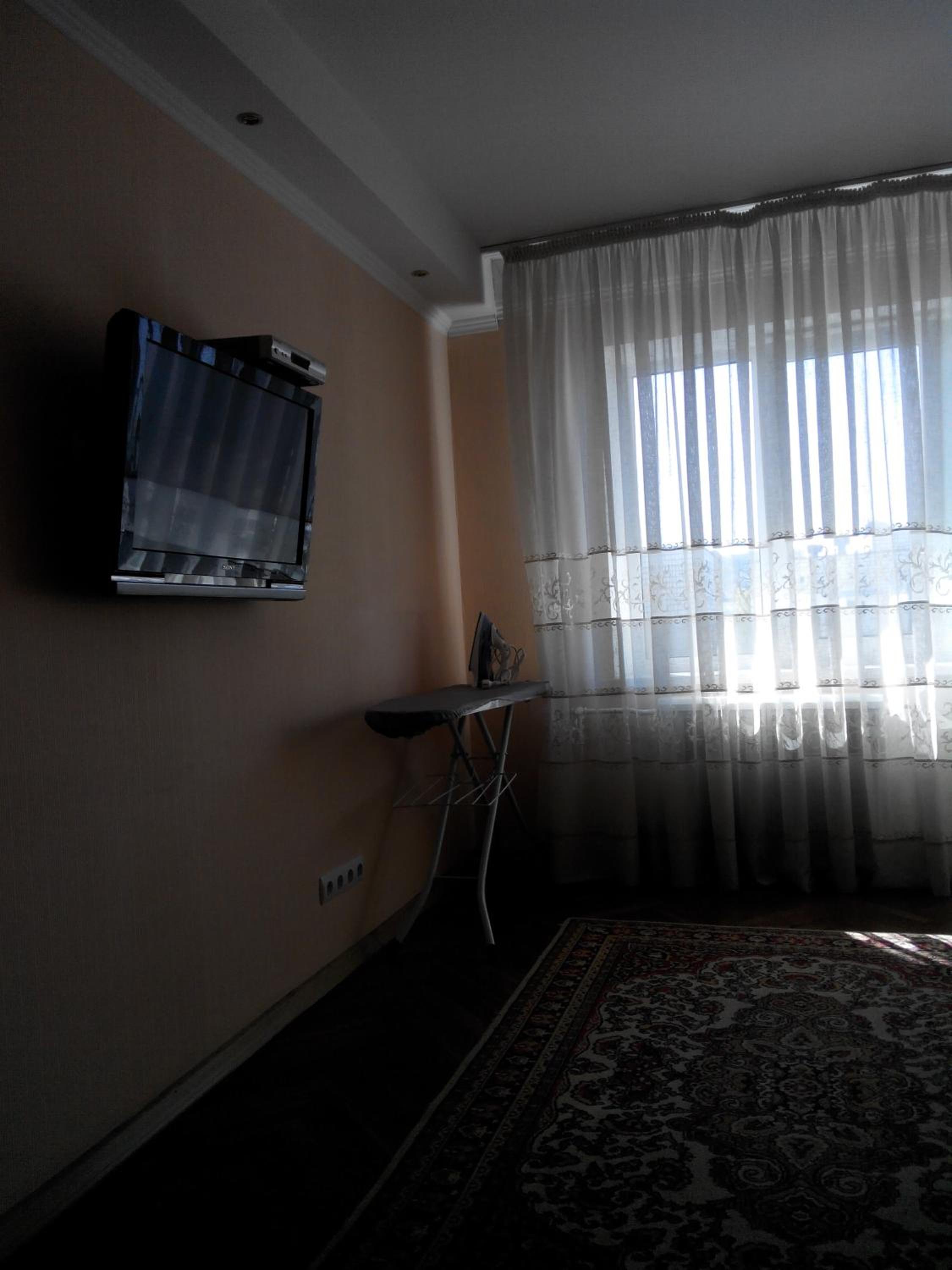 Comfortable flat near the Dnieper river in Kyiv view 3
