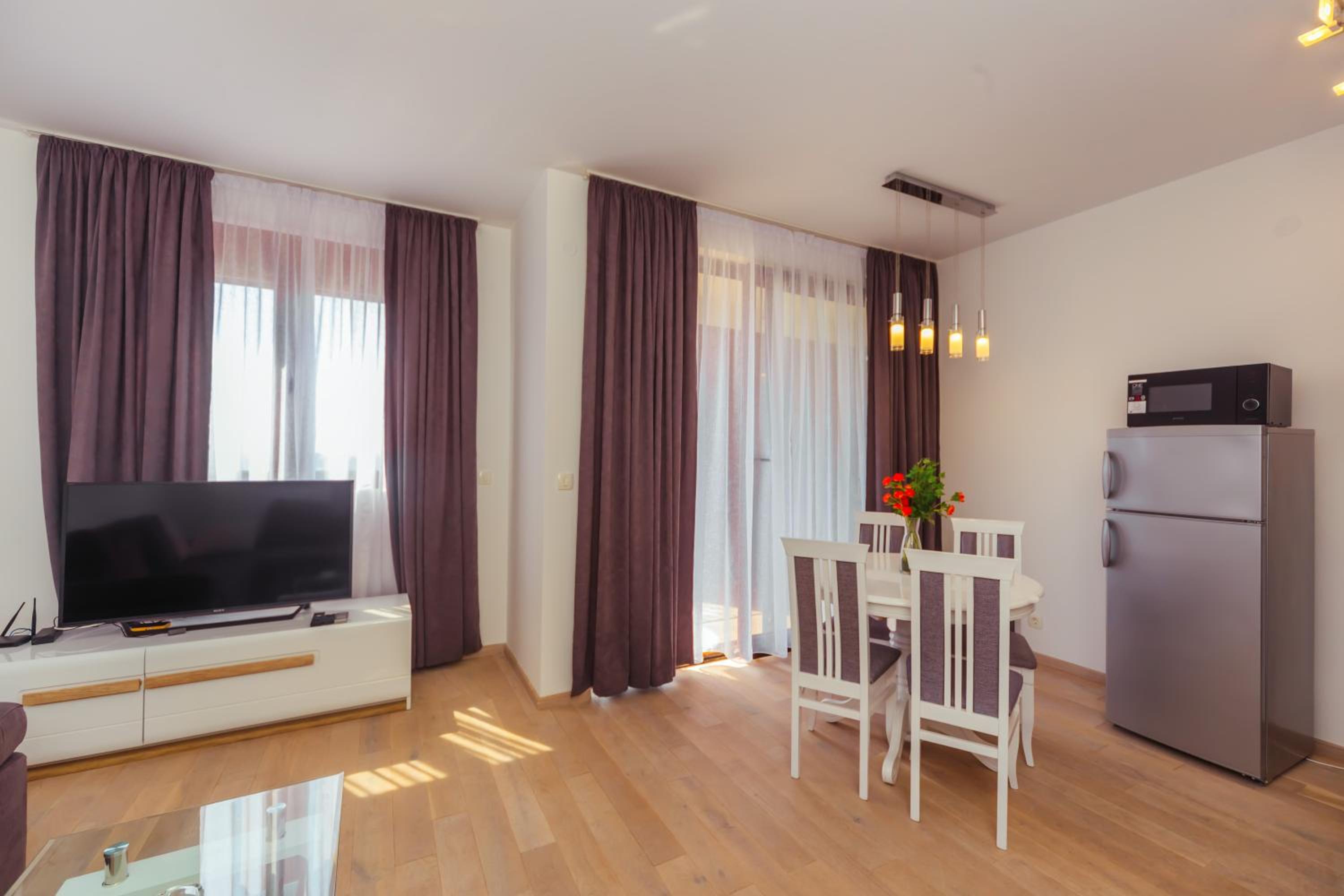Opium Mar Apartments