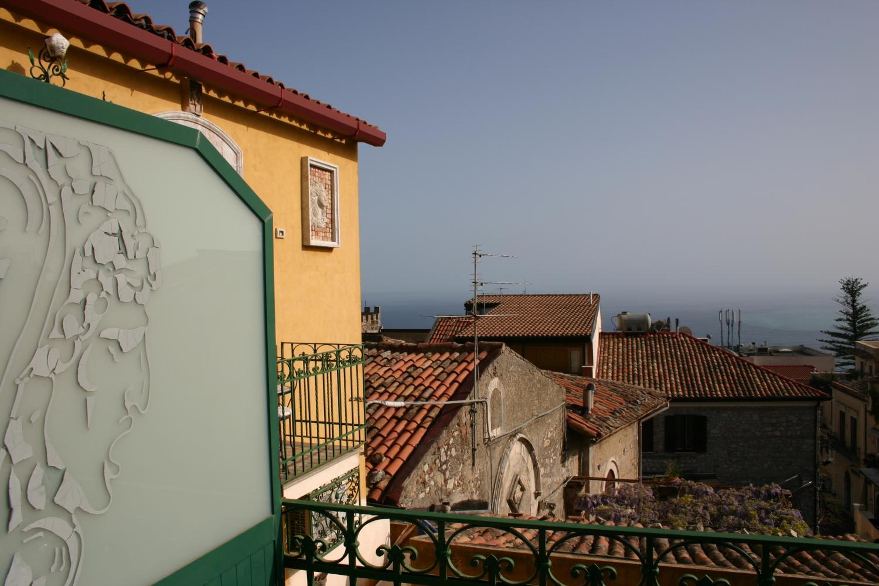 Photo 33