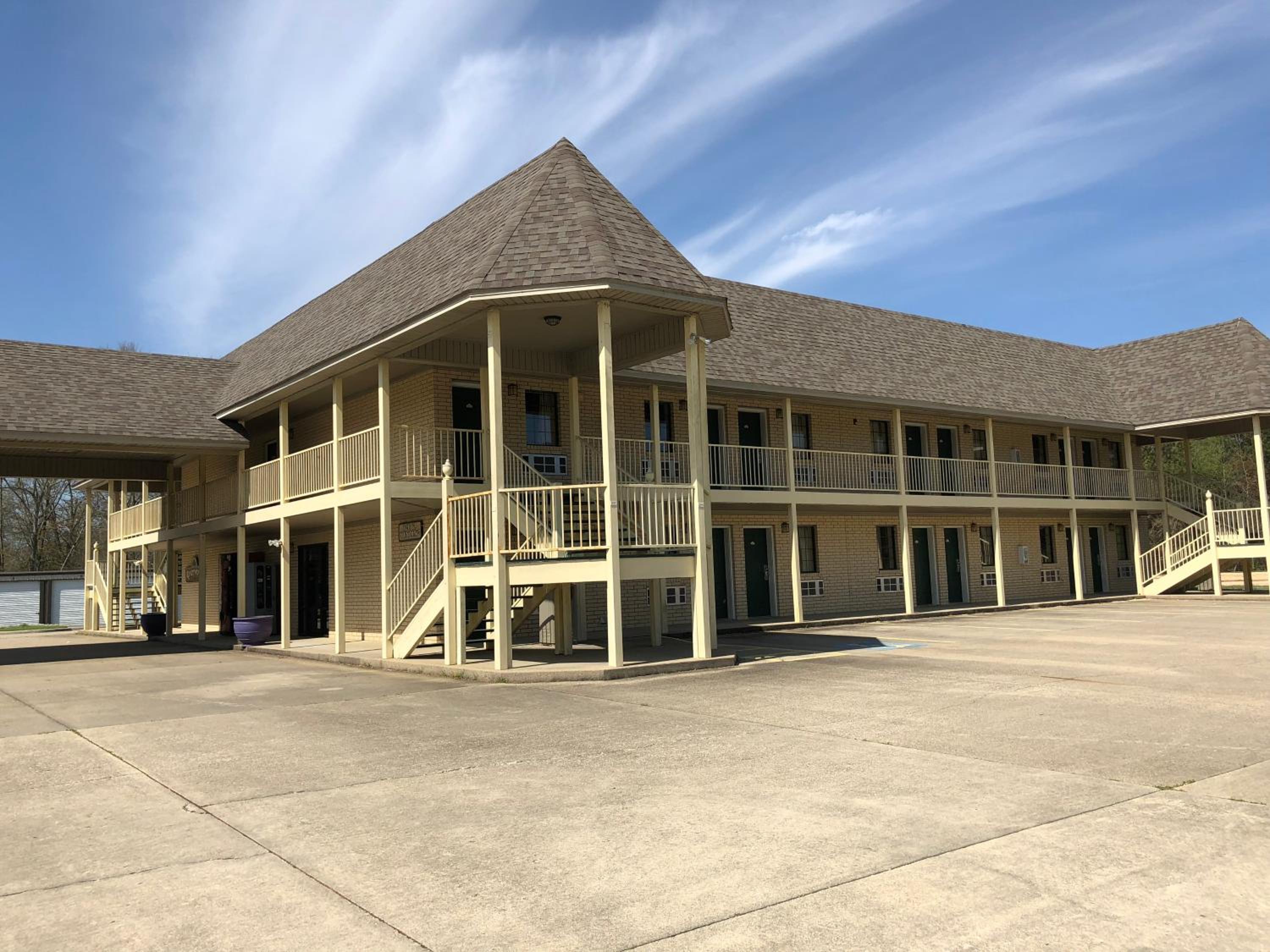 Riverwood Inn