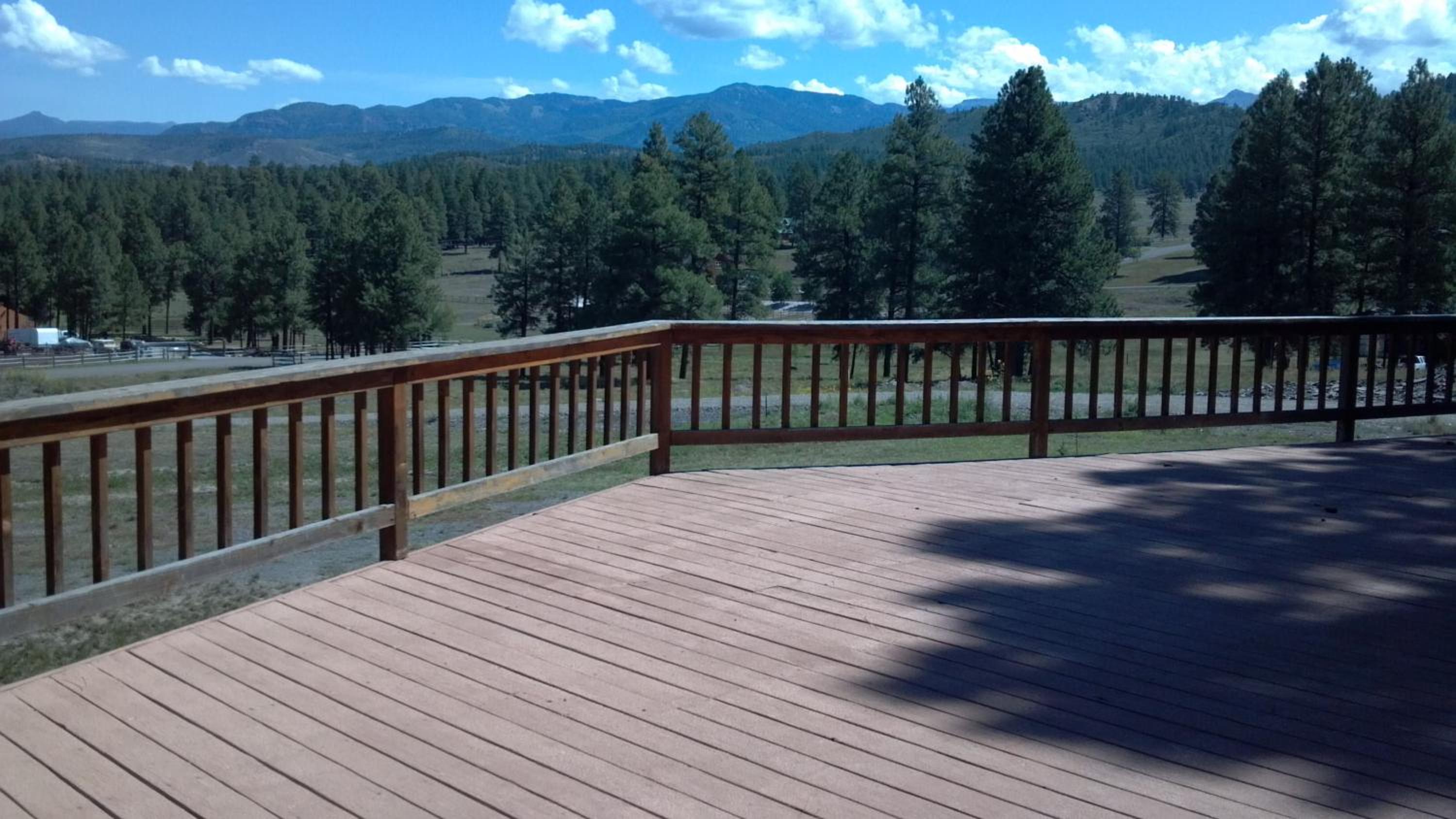 Elkwood Manor Bed & Breakfast view 3