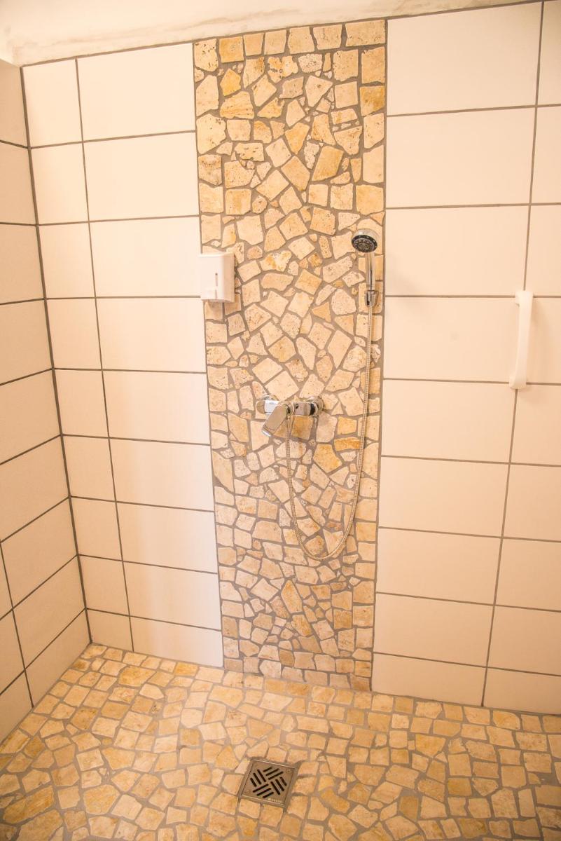 Photo 43